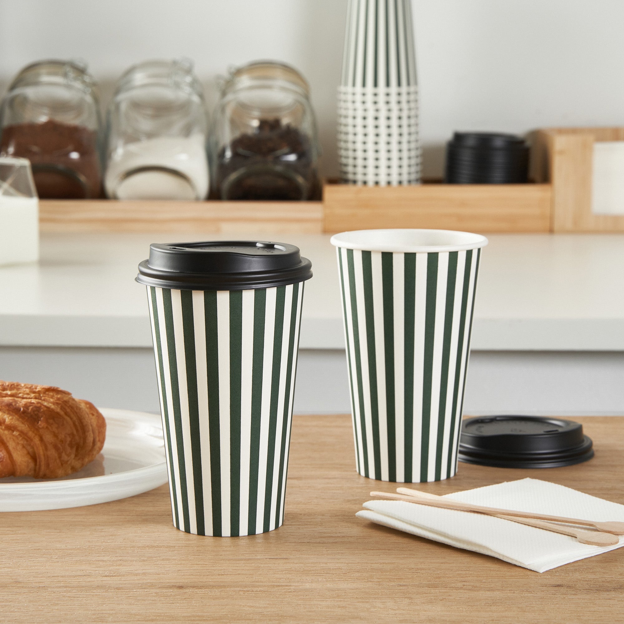 Restpresso 16 oz Forest Green and White Stripe Paper Single Wall Coffee Cup - with Black Lid - 3 1/2"x 3 1/2"x 5 1/2" - 400 count box