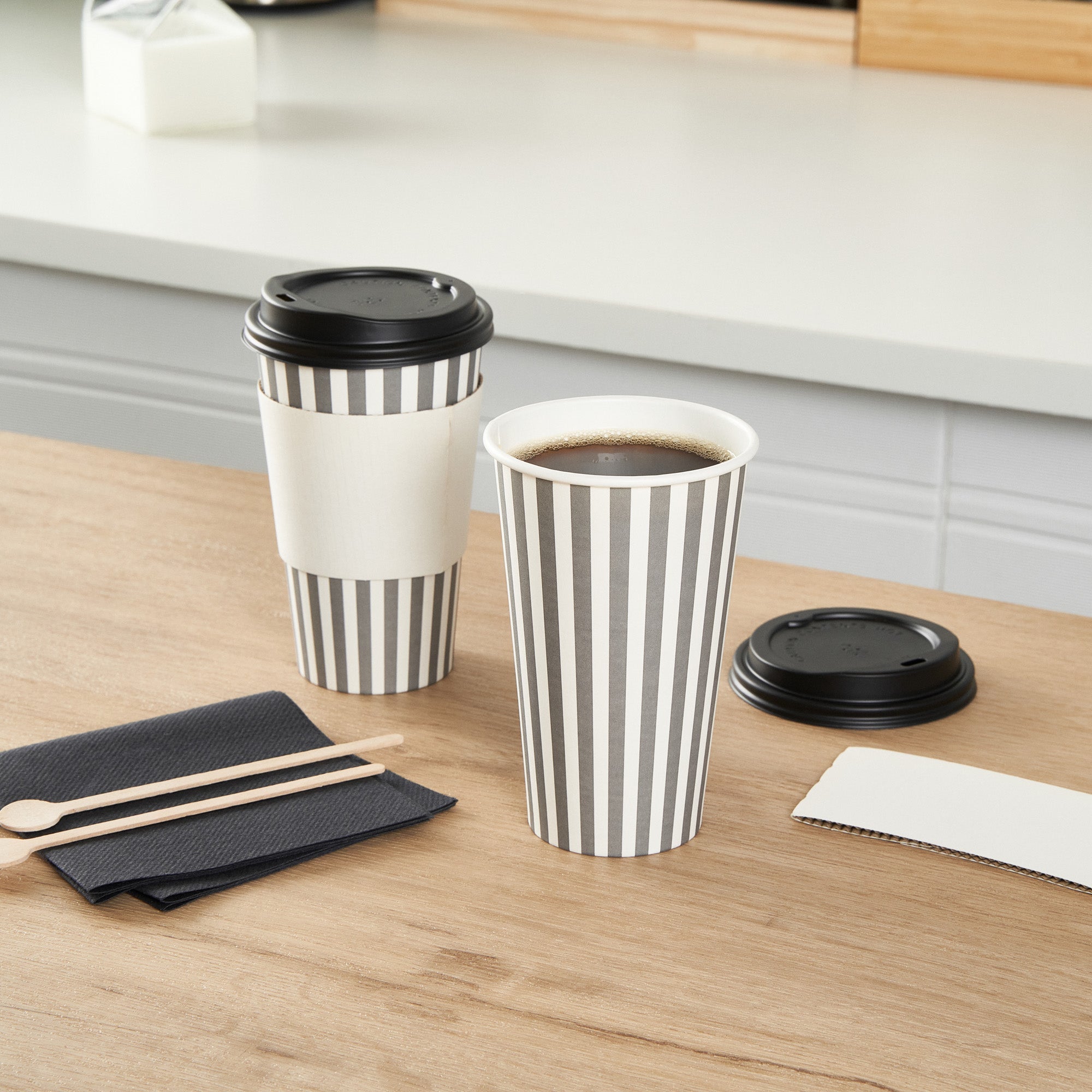 Restpresso 16 oz Gray and White Stripe Paper Single Wall Coffee Cup - with Black Lid - 3 1/2"x 3 1/2"x 5 1/2" - 20 count box