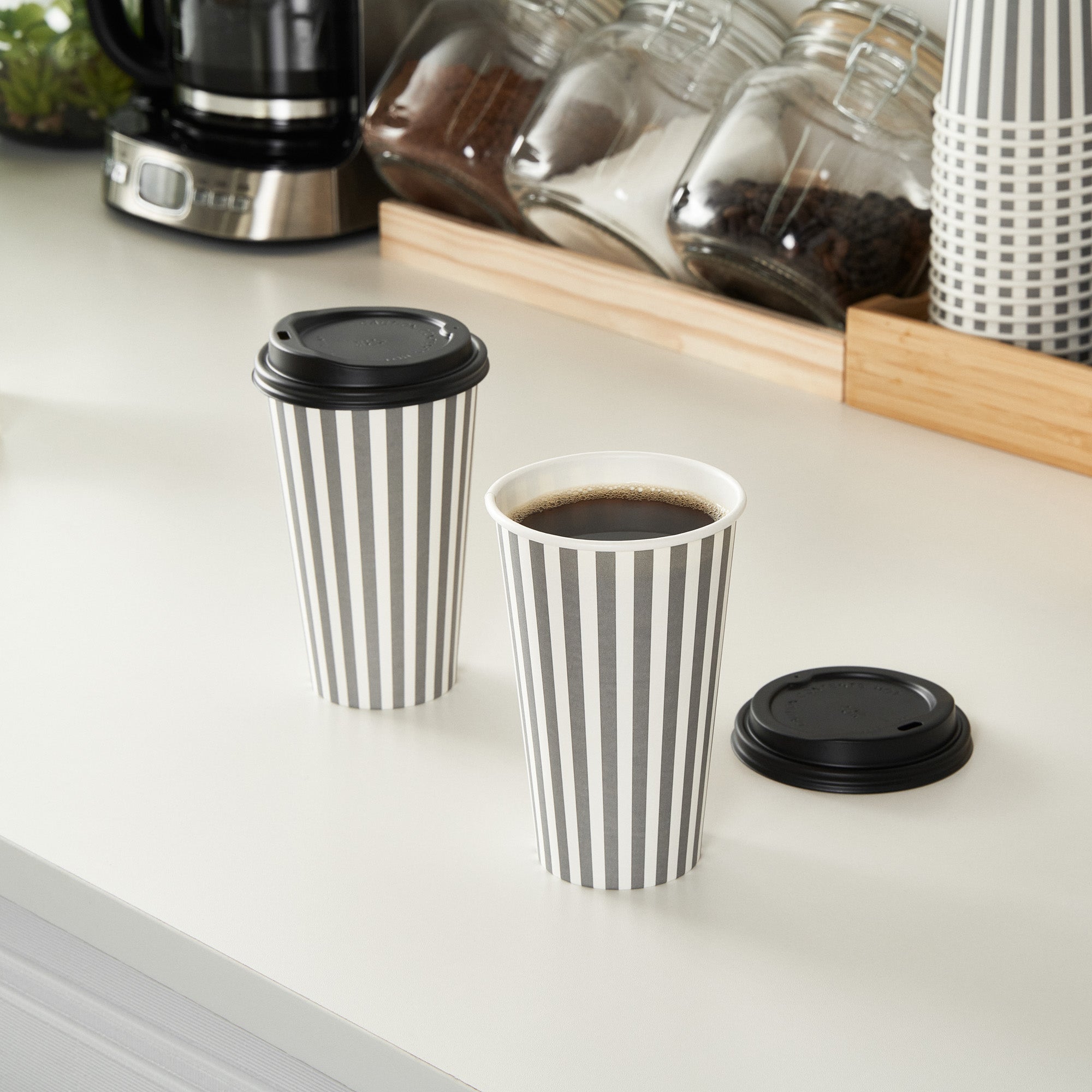 Restpresso 16 oz Gray and White Stripe Paper Single Wall Coffee Cup - with Black Lid - 3 1/2"x 3 1/2"x 5 1/2" - 400 count box