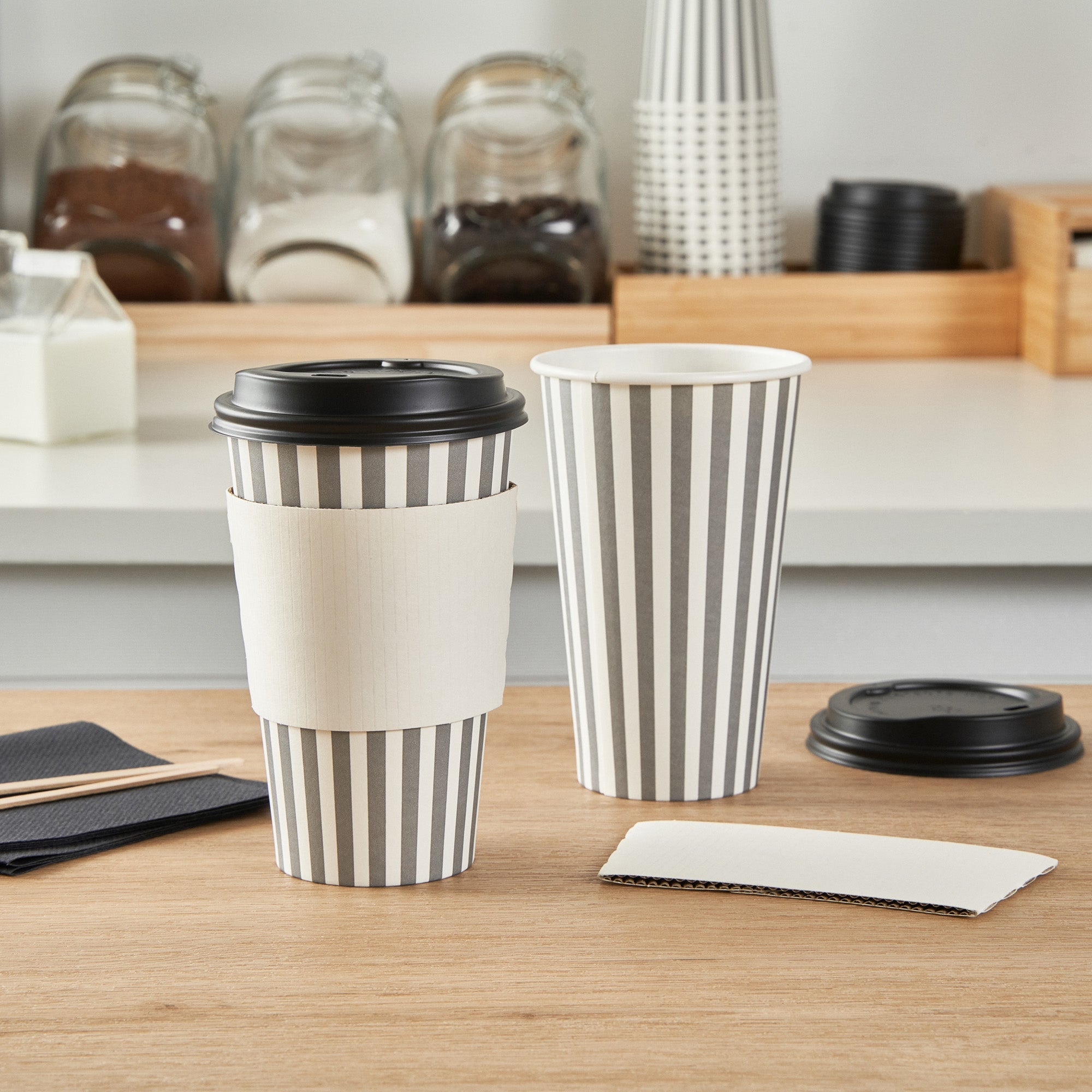 Restpresso 16 oz Gray and White Stripe Paper Single Wall Coffee Cup - with Black Lid - 3 1/2"x 3 1/2"x 5 1/2" - 400 count box