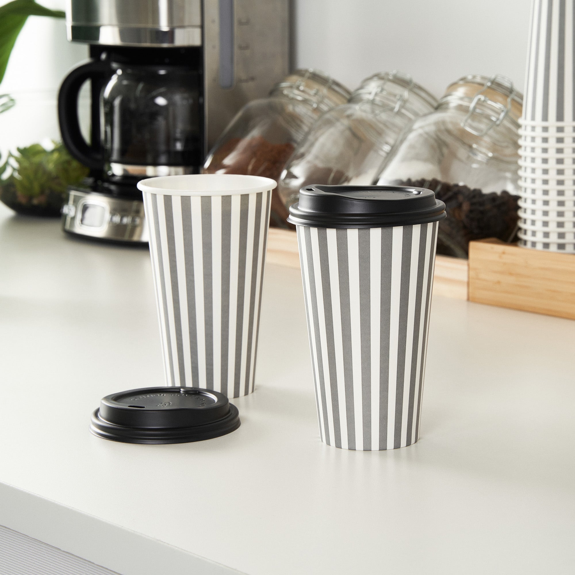 Restpresso 16 oz Gray and White Stripe Paper Single Wall Coffee Cup - with Black Lid - 3 1/2"x 3 1/2"x 5 1/2" - 400 count box