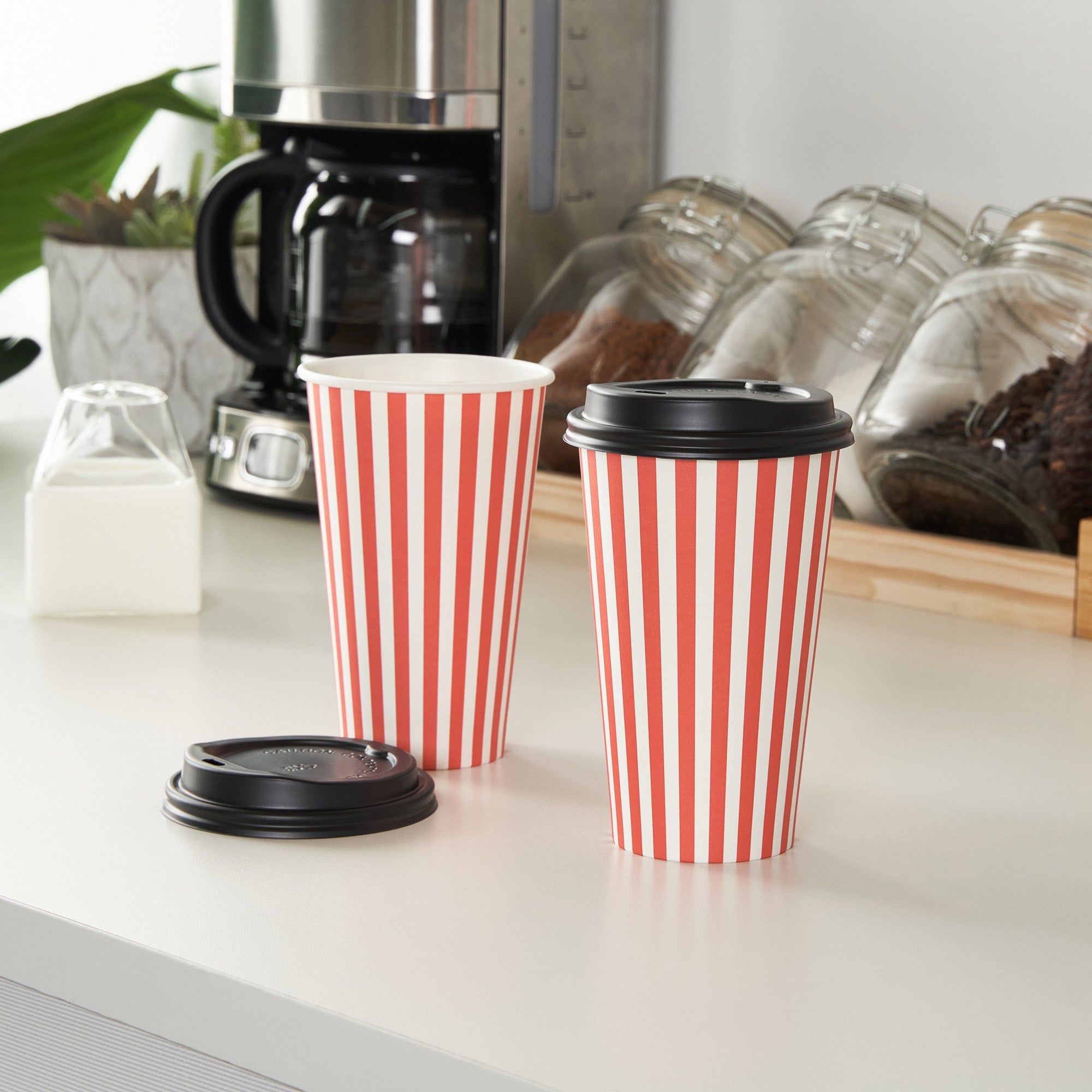 Restpresso 16 oz Red and White Stripe Paper Single Wall Coffee Cup - with Black Lid - 3 1/2"x 3 1/2"x 5 1/2" - 20 count box