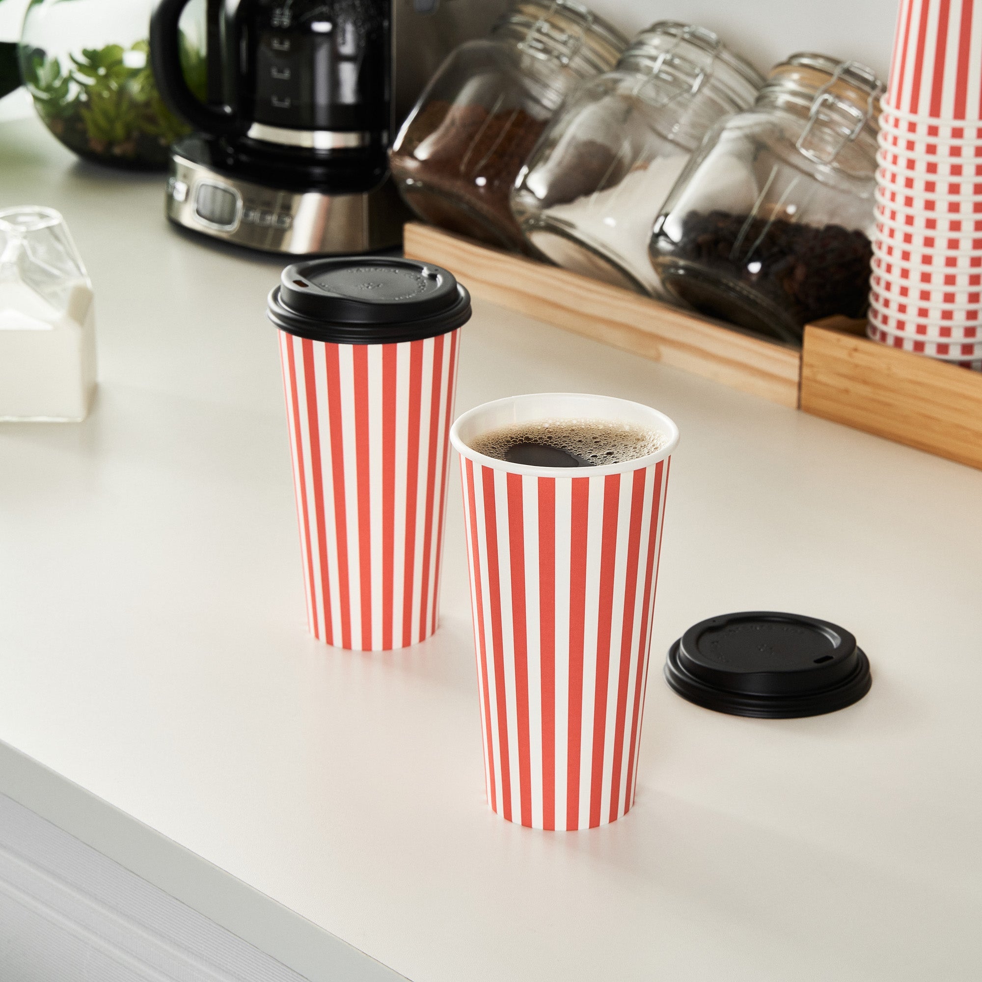 Restpresso 20 oz Red and White Stripe Paper Single Wall Coffee Cup - with Black Lid - 3 1/2"x 3 1/2"x 6 1/4" - 20 count box