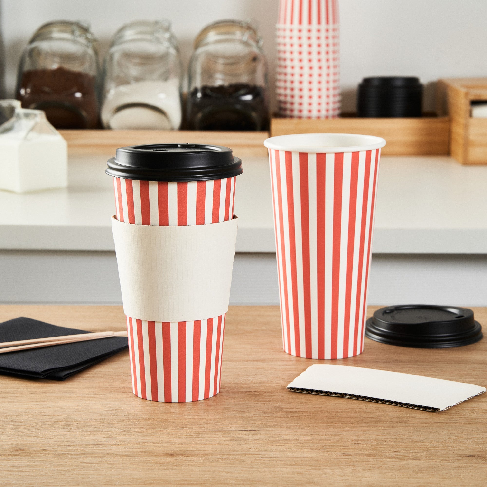 Restpresso 20 oz Red and White Stripe Paper Single Wall Coffee Cup - with Black Lid - 3 1/2"x 3 1/2"x 6 1/4" - 20 count box