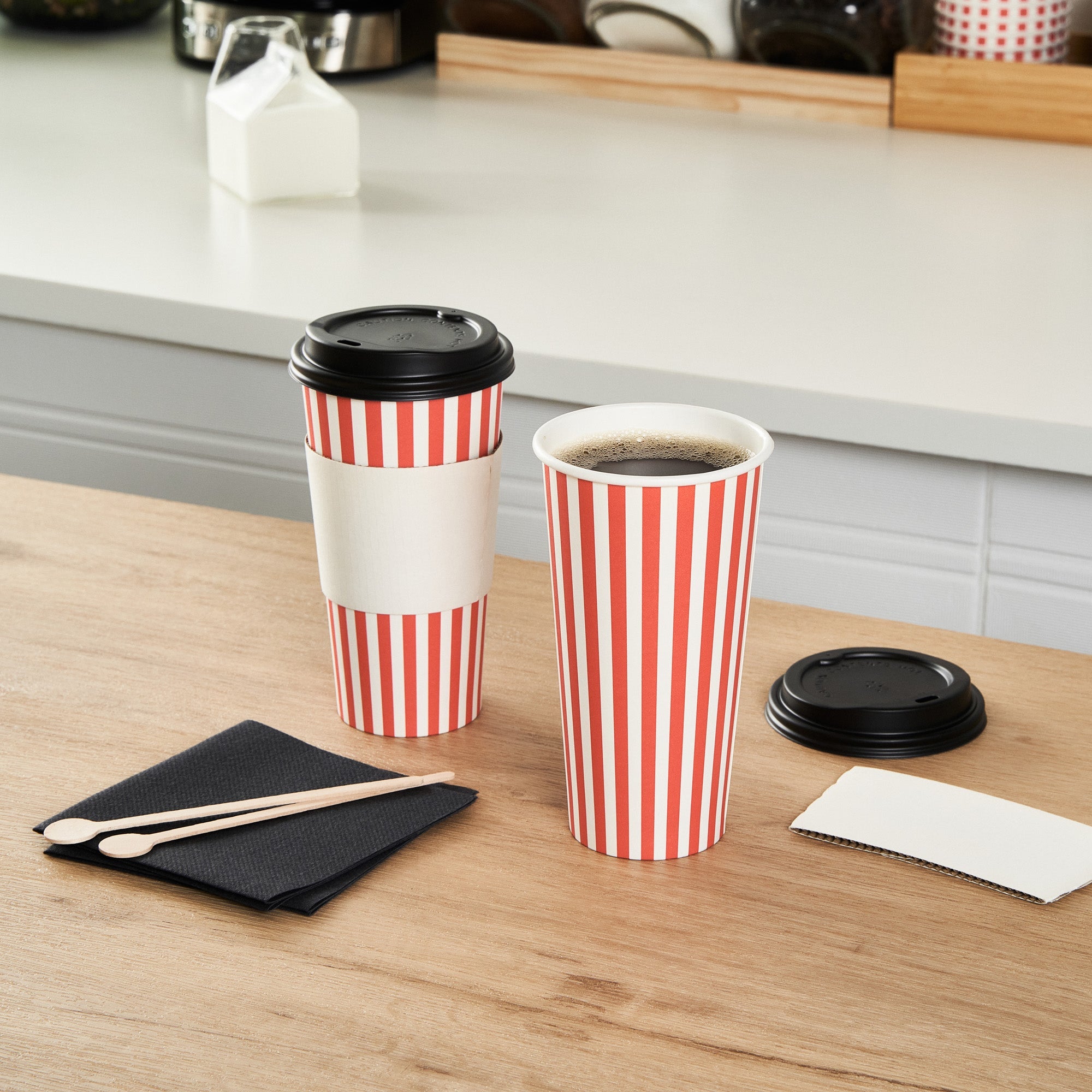 Restpresso 20 oz Red and White Stripe Paper Single Wall Coffee Cup - with Black Lid - 3 1/2"x 3 1/2"x 6 1/4" - 20 count box