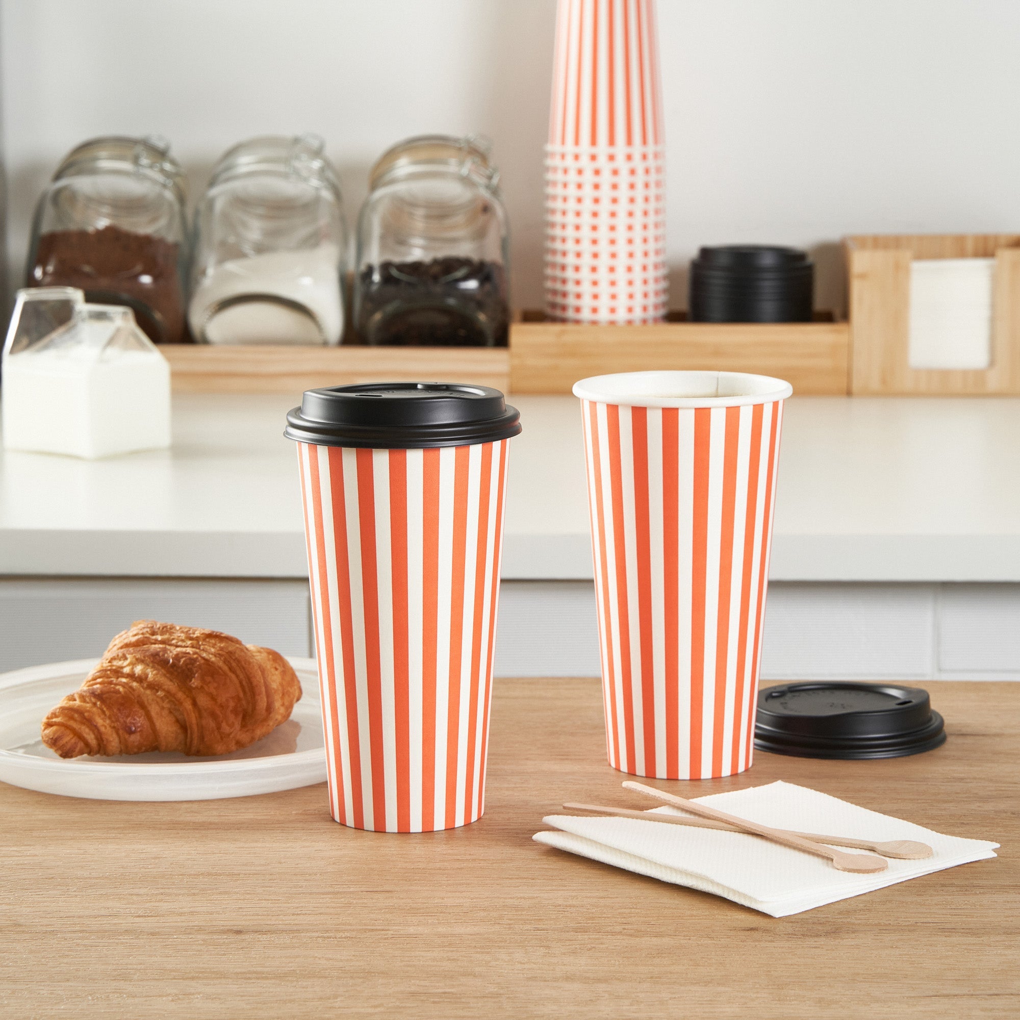 Restpresso 20 oz Orange and White Stripe Paper Single Wall Coffee Cup - with Black Lid - 3 1/2"x 3 1/2"x 6 1/4" - 20 count box