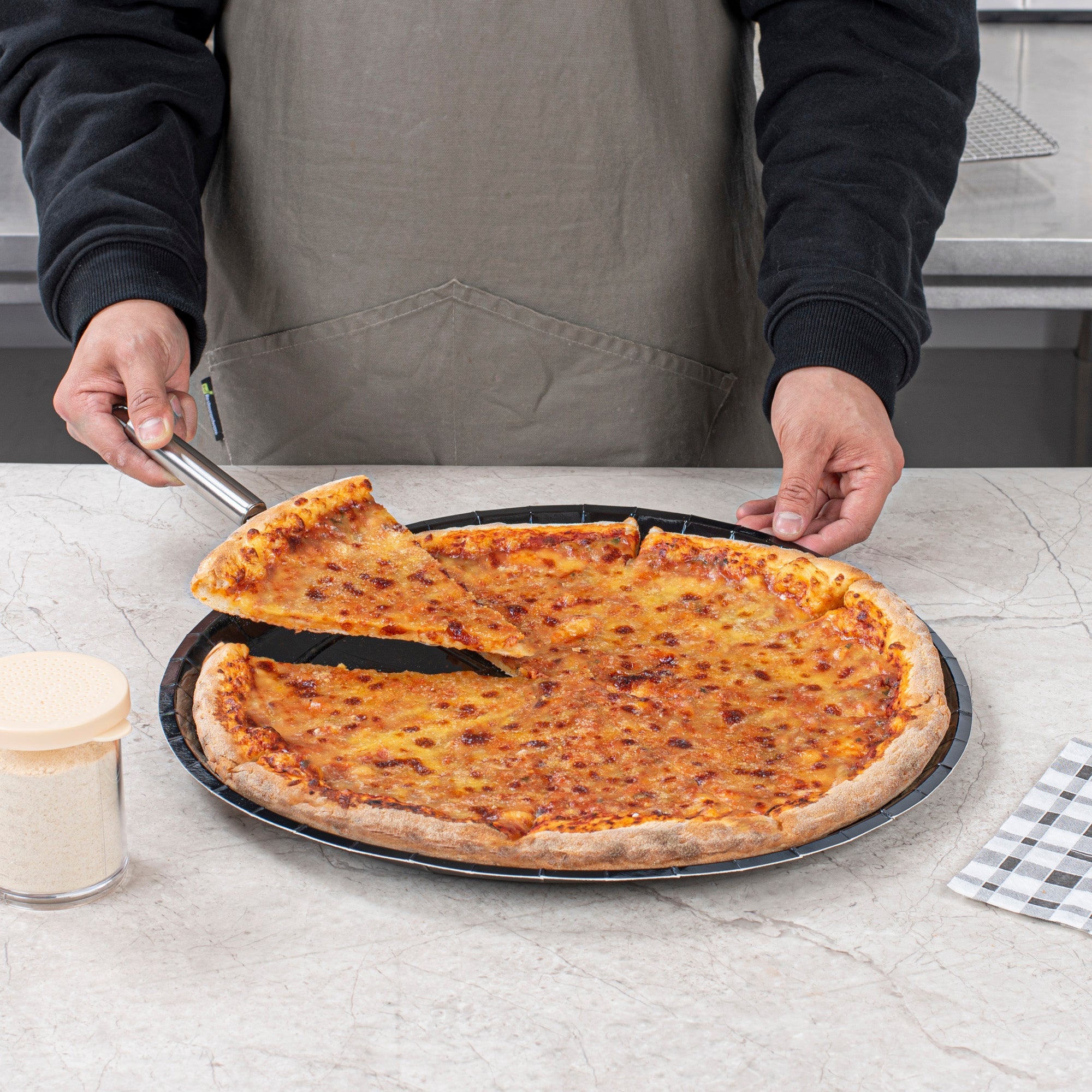 Eco Pie Round Black Paperboard Pizza Tray - Oven-Safe - 16" - 25 count box