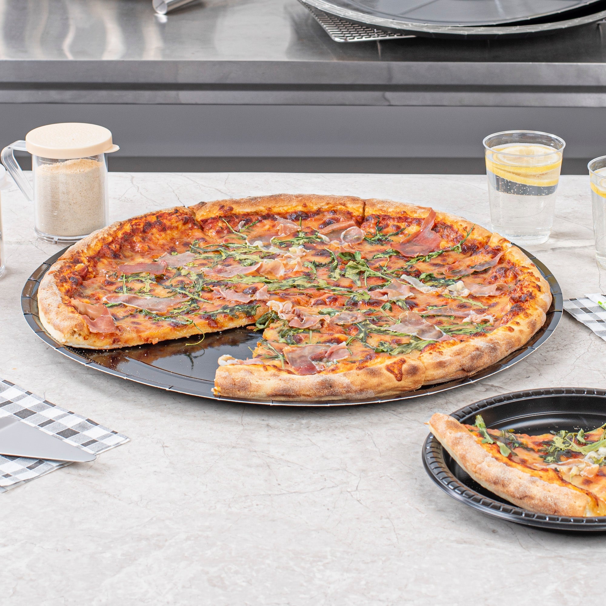Eco Pie Round Black Paperboard Pizza Tray - Oven-Safe - 18'' - 25 count box