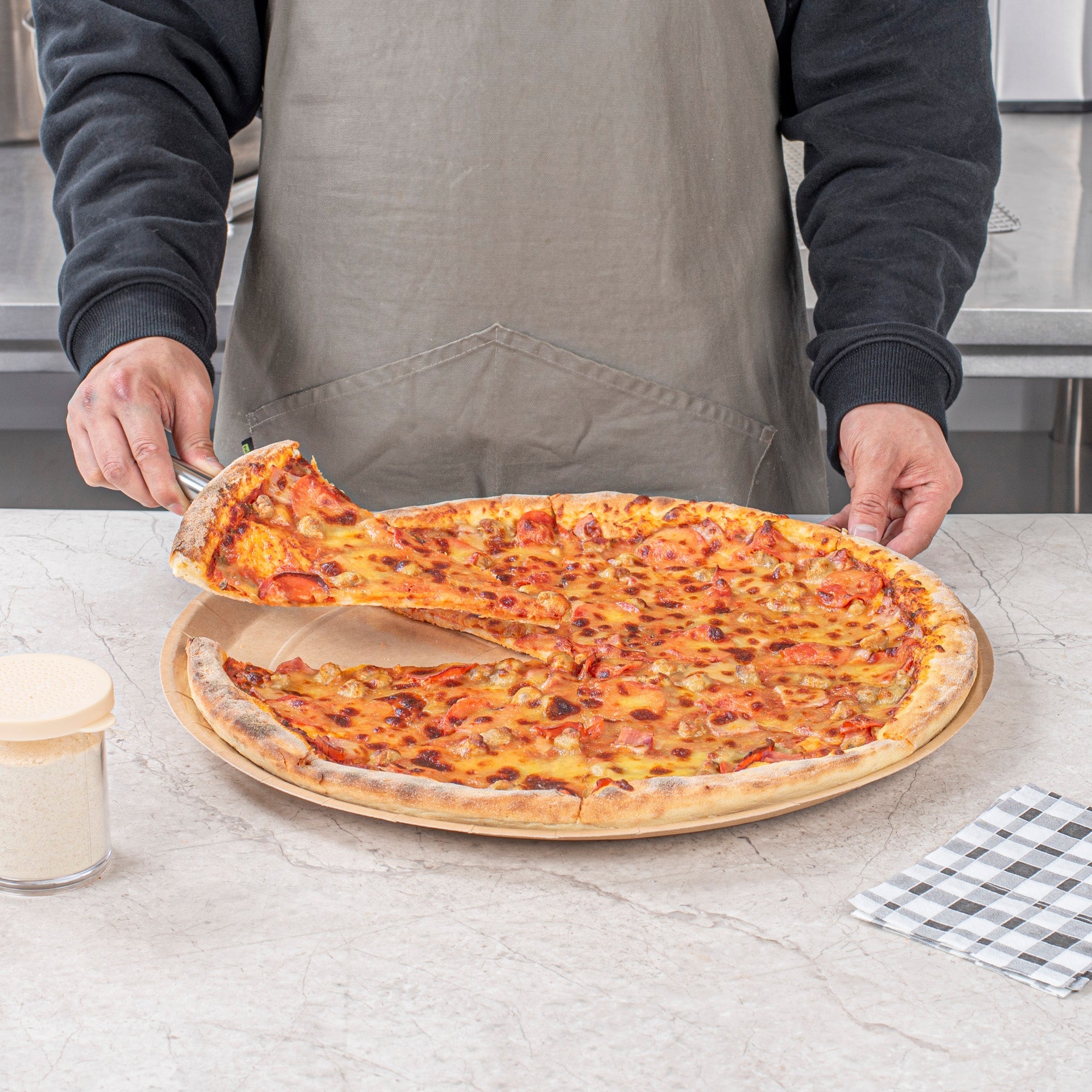 Eco Pie Round Kraft Paperboard Pizza Tray - Oven-Safe - 18'' - 25 count box