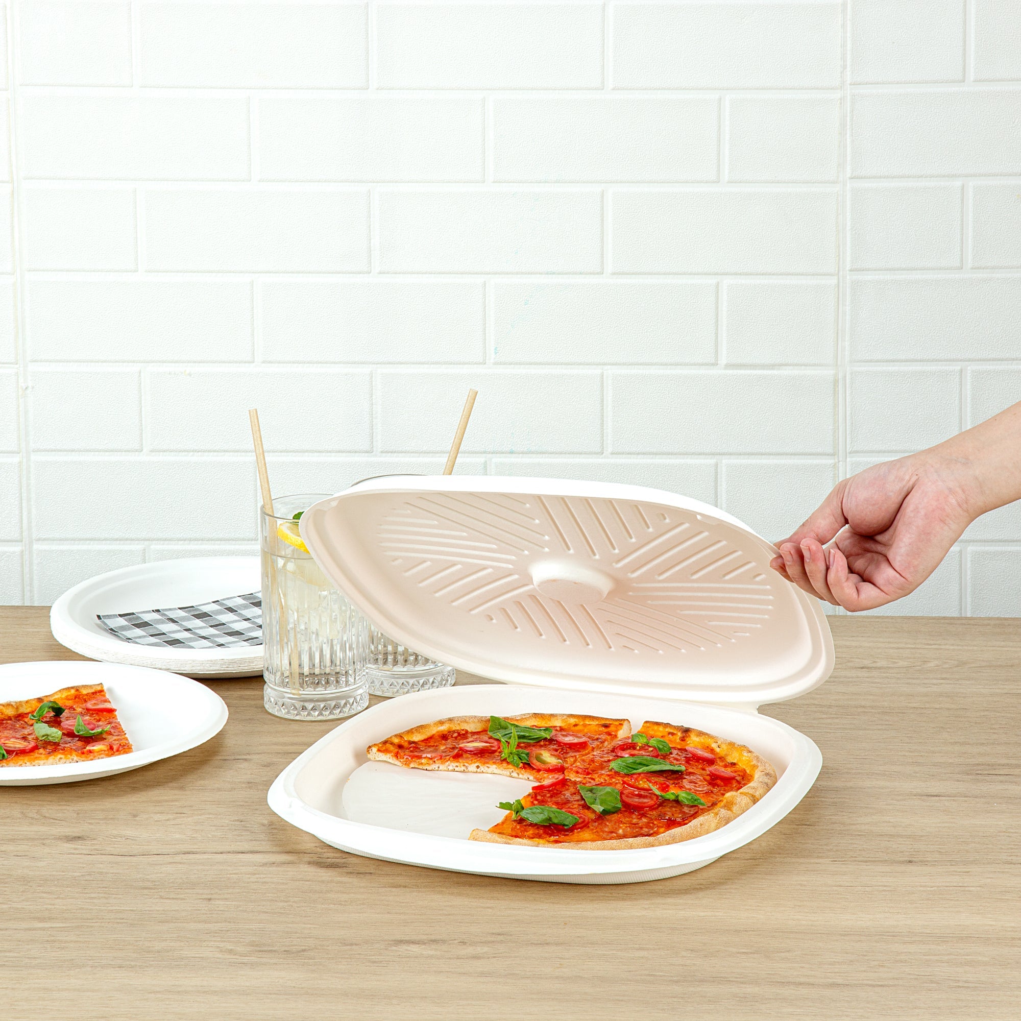 Pulp Safe No PFAS Added White Sugarcane / Bagasse Pizza Box - 13 3/4" x 13 3/4" x 1" - 50 count box