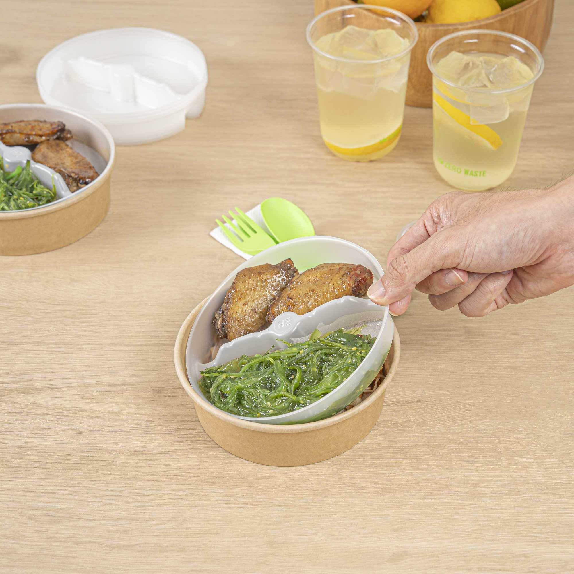 Bio Tek 12 oz White Plastic 2-Compartment Insert Tray - Fits 17-45 oz Containers - 50 count box