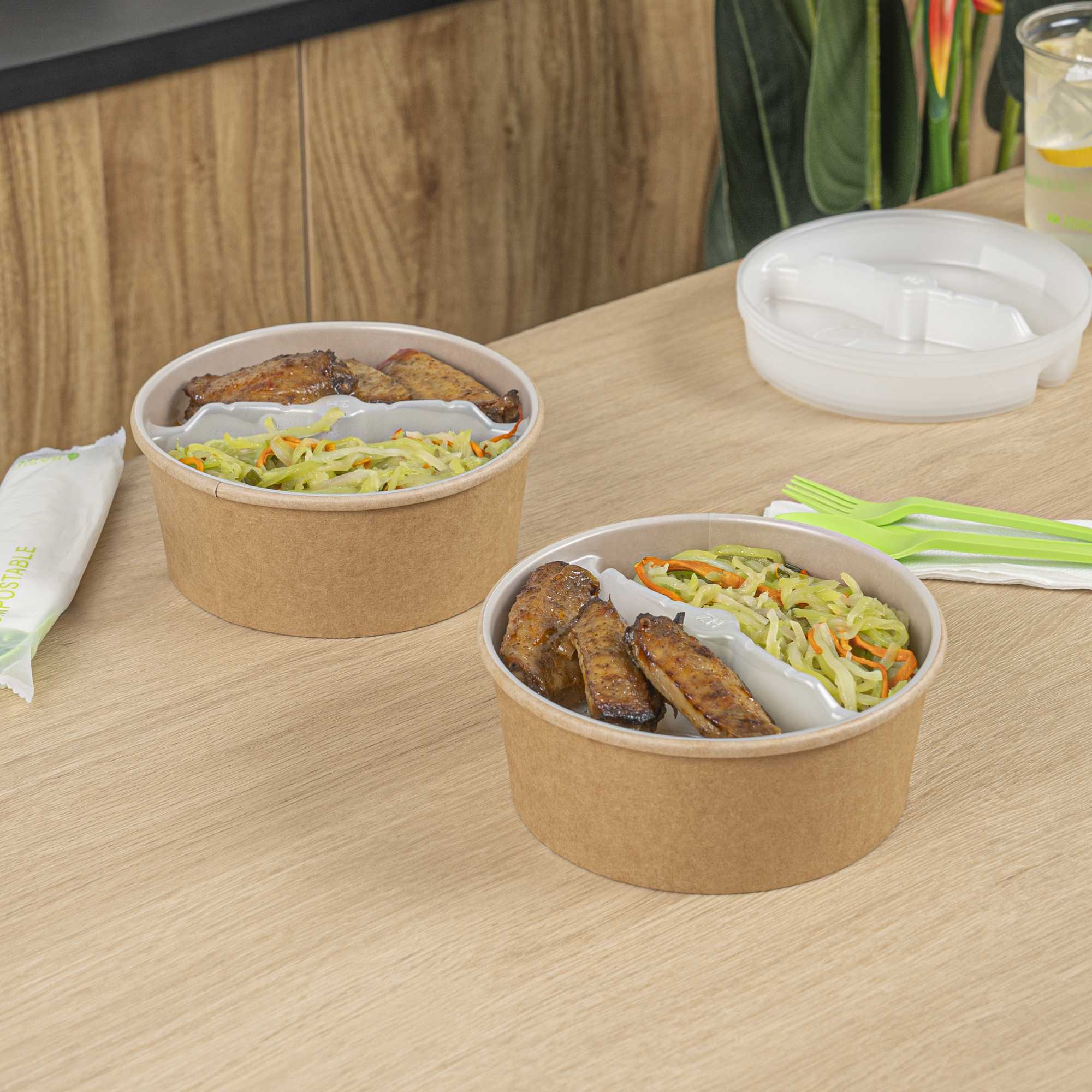 Bio Tek 15 oz White Plastic 2-Compartment Insert Tray - Fits 17-45 oz Containers - 50 count box