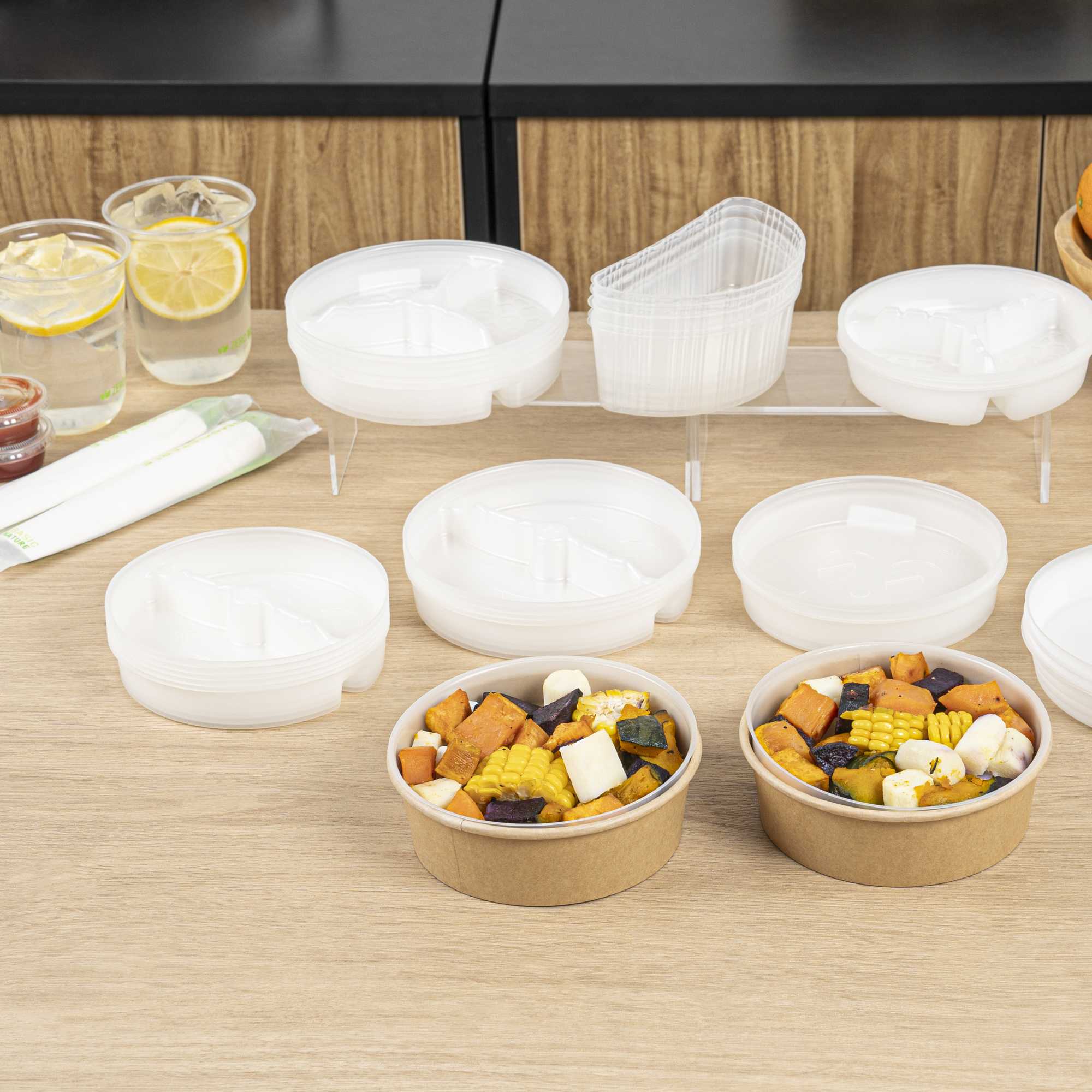 Bio Tek 15 oz White Plastic 2-Compartment Insert Tray - Fits 17-45 oz Containers - 200 count box