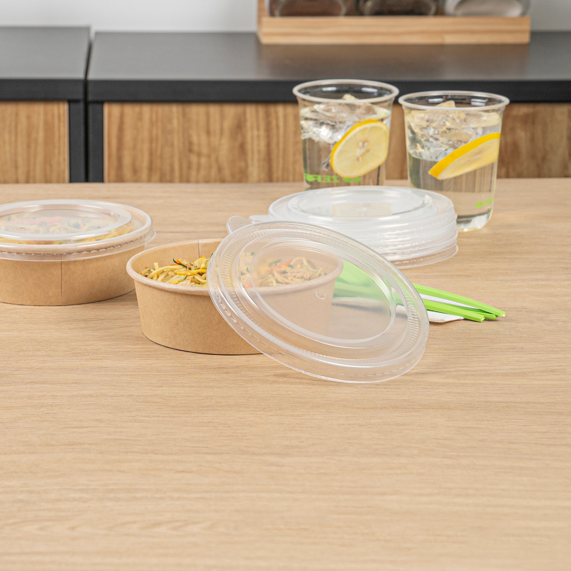 Bio Tek Clear Plastic Take Out Container Lid - Fits 17, 25, 33 and 34 oz Containers - 200 count box