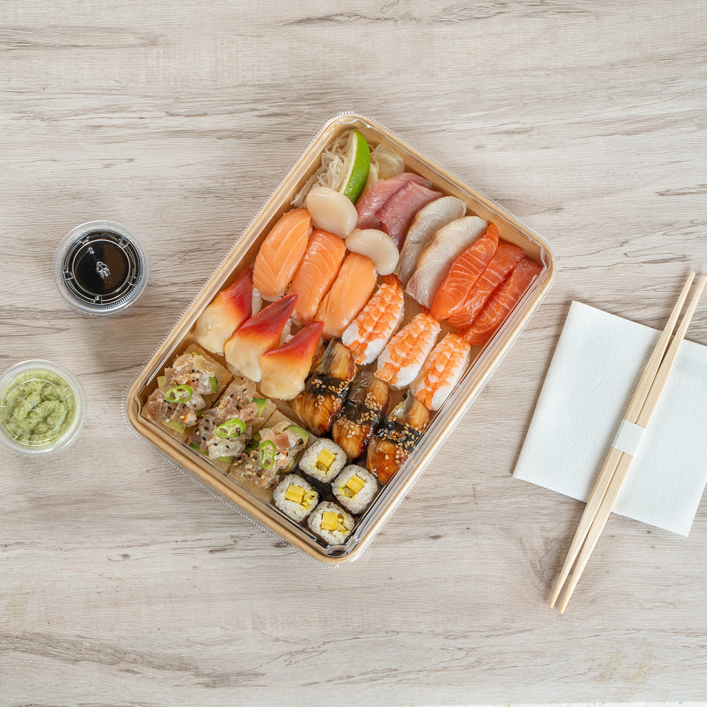 Matsuri Vision Clear PET Plastic Lid - Fits 23 oz Sushi Container, Anti-Fog - 50 count box