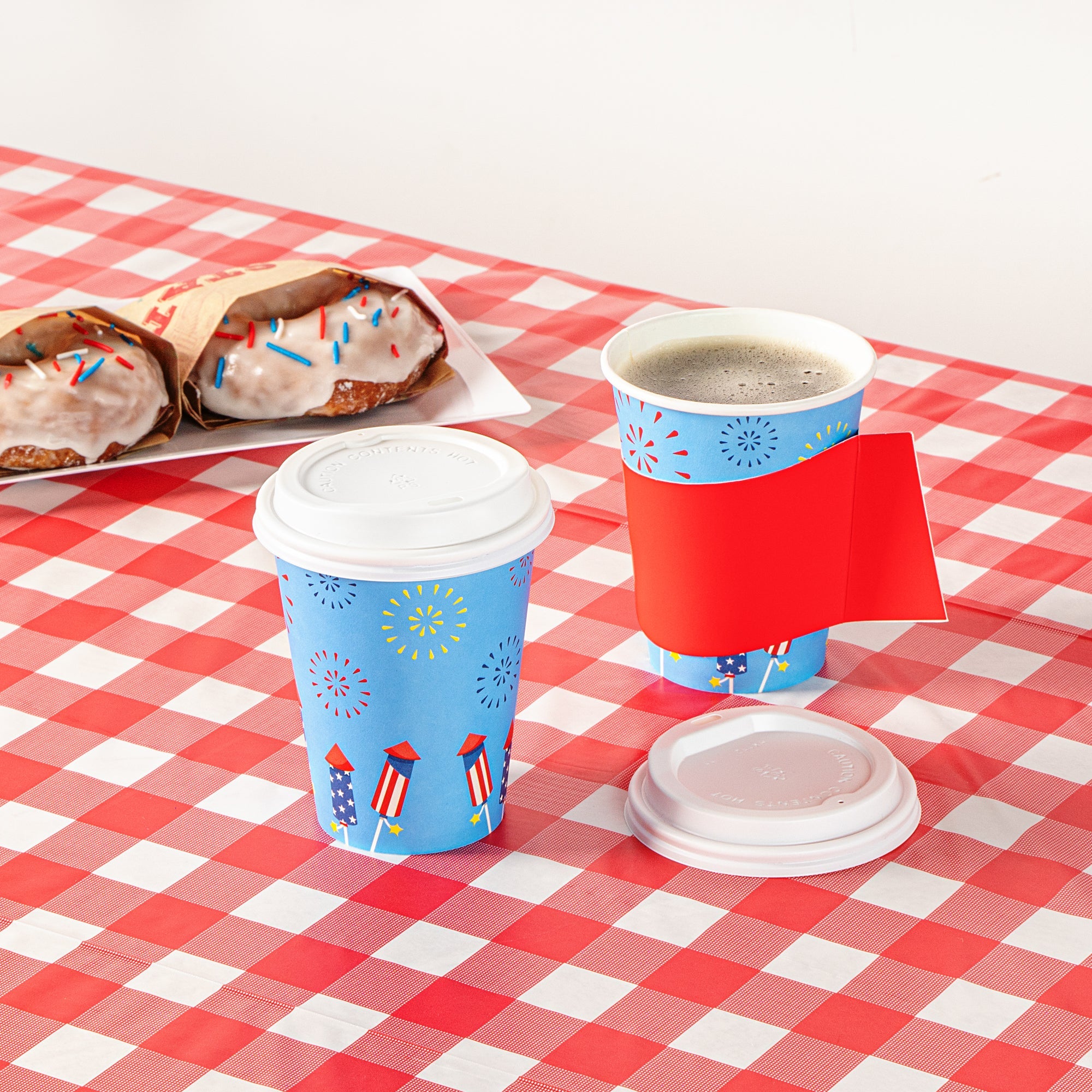 Restpresso 12 oz 4th of July Paper Single Wall Coffee Cup - with White Lid - 3 1/2" x 3 1/2" x 4 3/4" - 400 count box