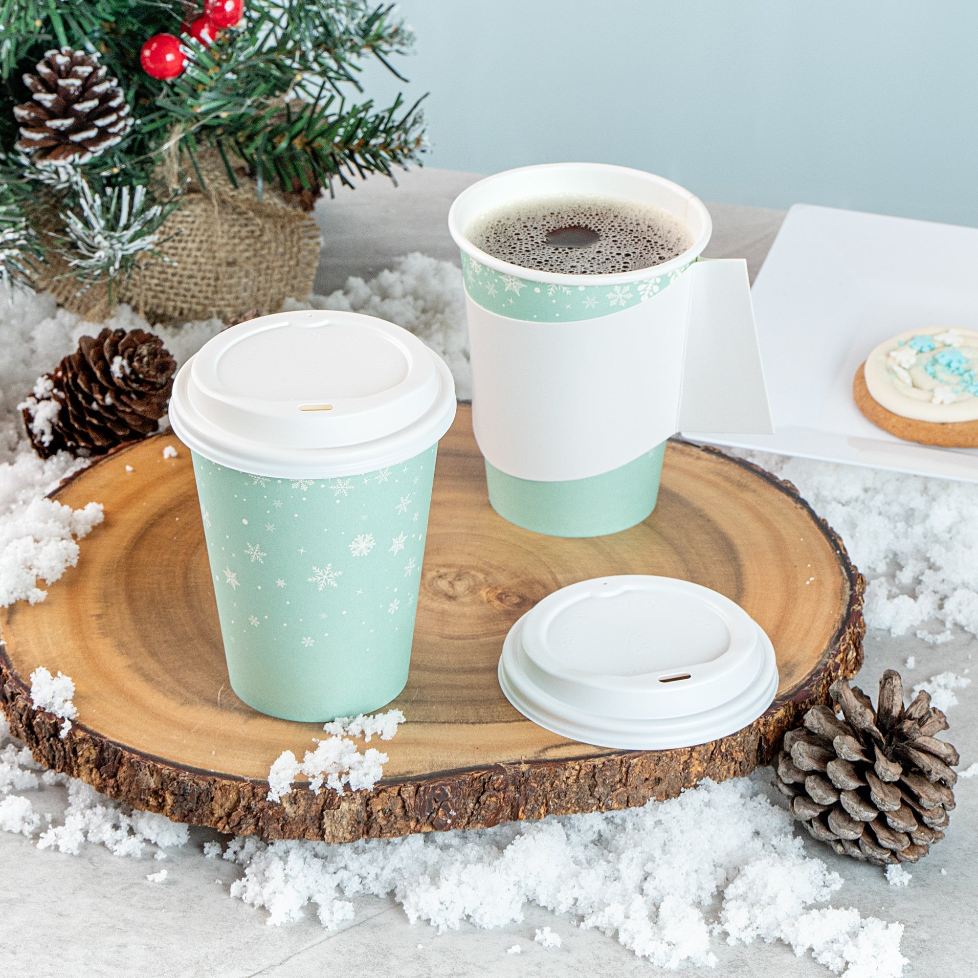 Restpresso 12 oz Blue Christmas Snowflakes Paper Single Wall Coffee Cup - with White Lid - 3 1/2" x 3 1/2" x 4 3/4" - 20 count box