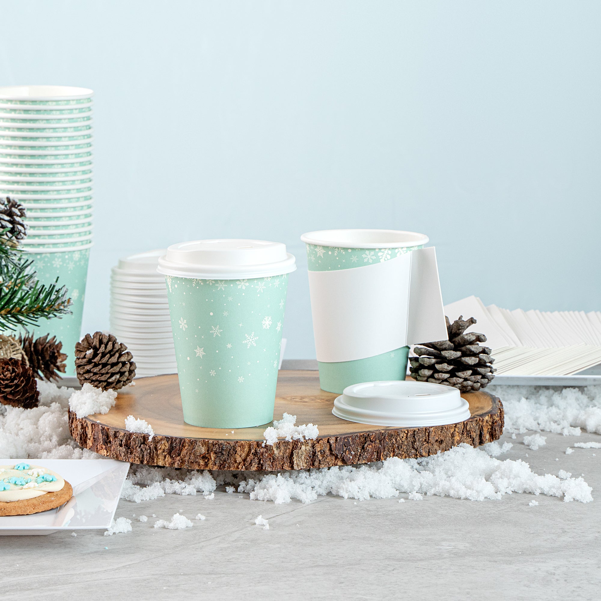 Restpresso 12 oz Blue Christmas Snowflakes Paper Single Wall Coffee Cup - with White Lid - 3 1/2" x 3 1/2" x 4 3/4" - 20 count box