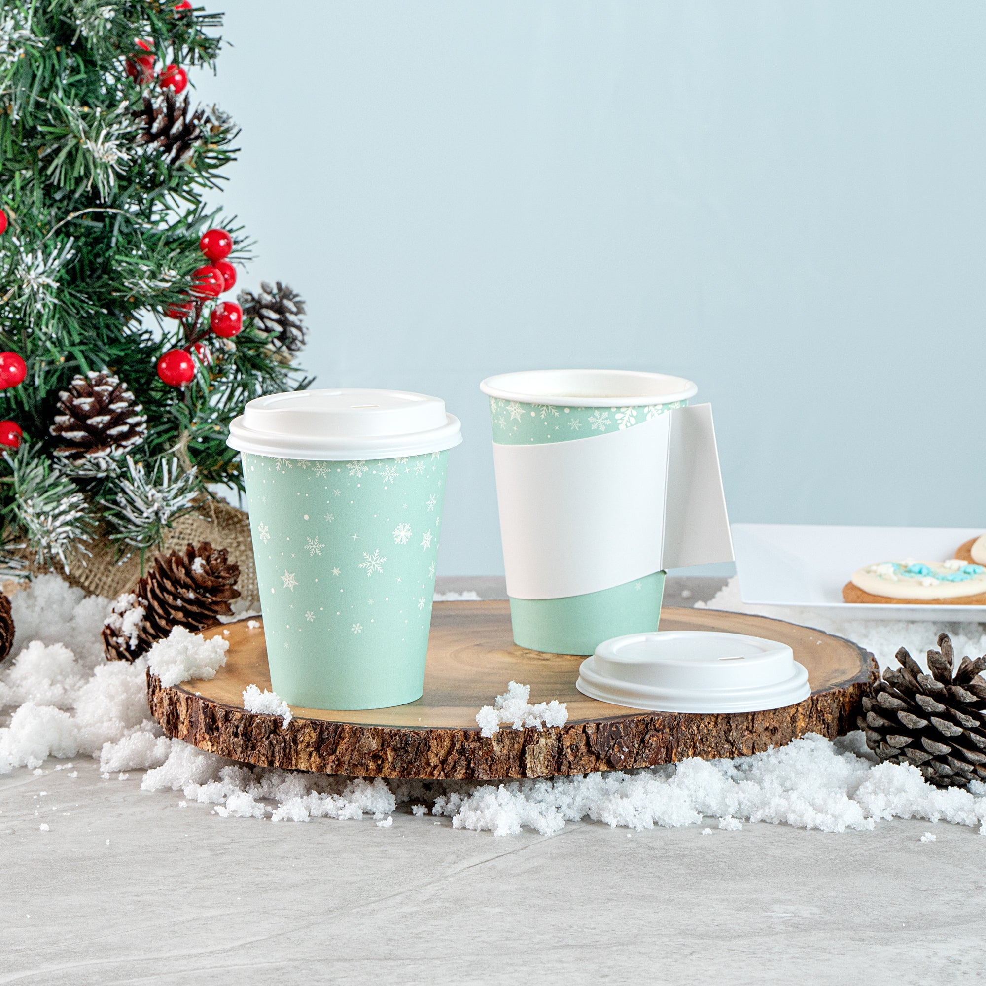 Restpresso 12 oz Blue Christmas Snowflakes Paper Single Wall Coffee Cup - with White Lid - 3 1/2" x 3 1/2" x 4 3/4" - 20 count box