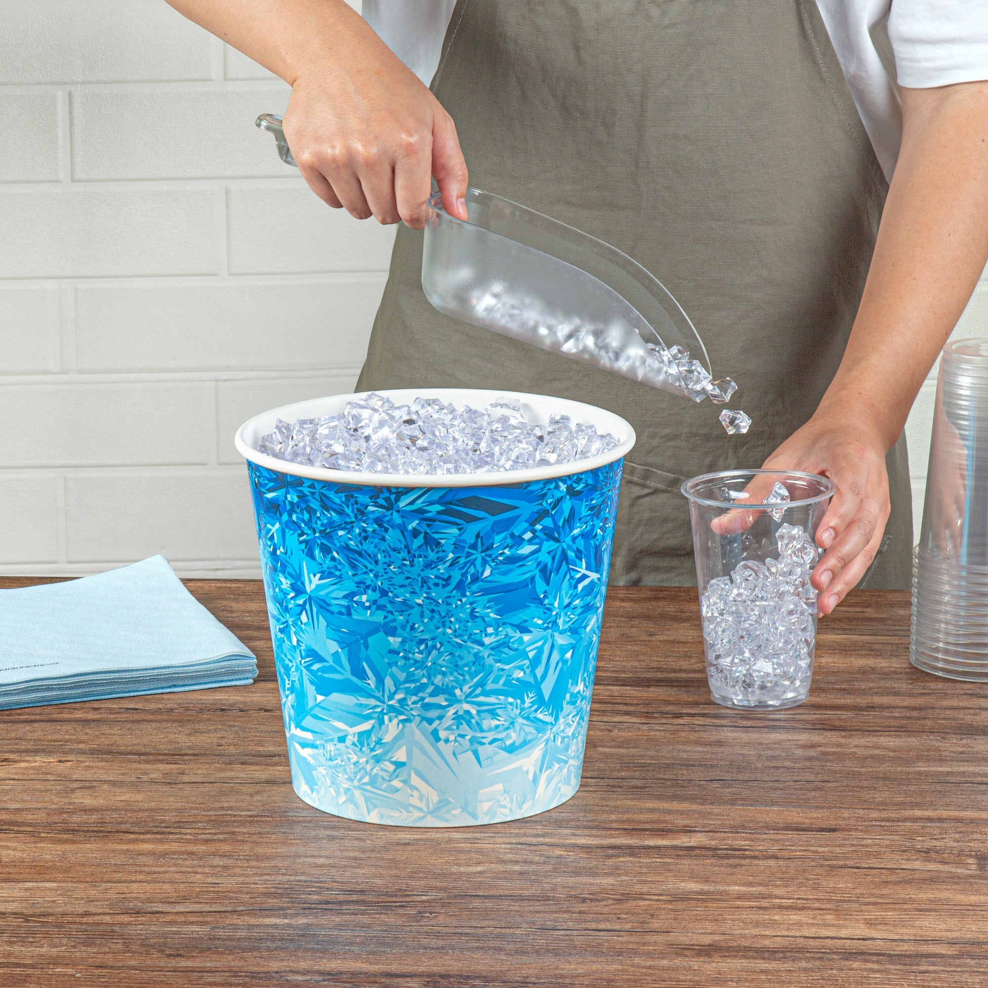 Cater Tek 10 lb Blue Disposable Paper Ice Bucket - 8 3/4" x 8 3/4" x 8 1/4" - 10 count box