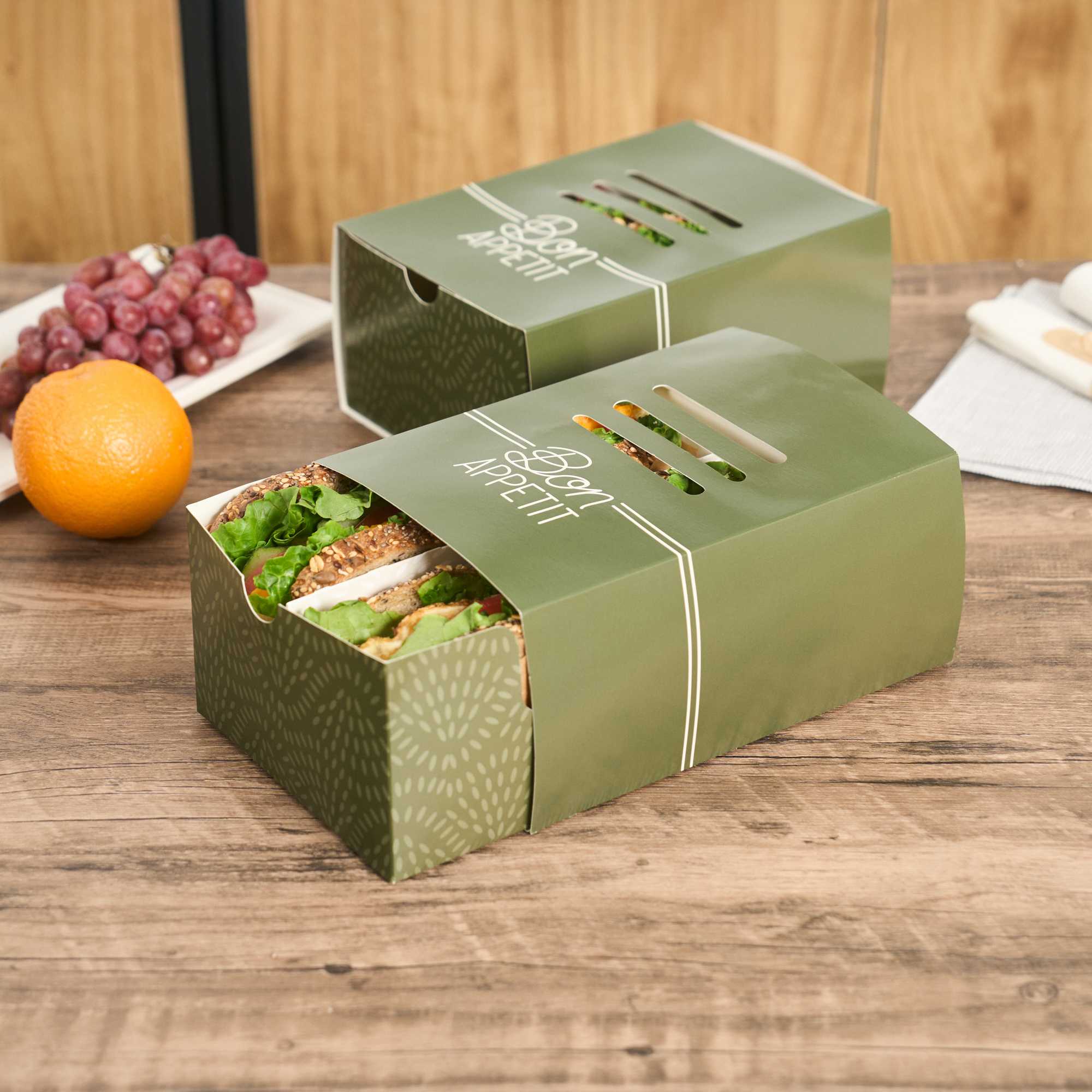 Cater Tek Rectangle Green Paper Hot Dog / Sandwich Tray - with Cover and Divider - 8 1/4" x 5 3/4" x 3 3/4" - 100 count box