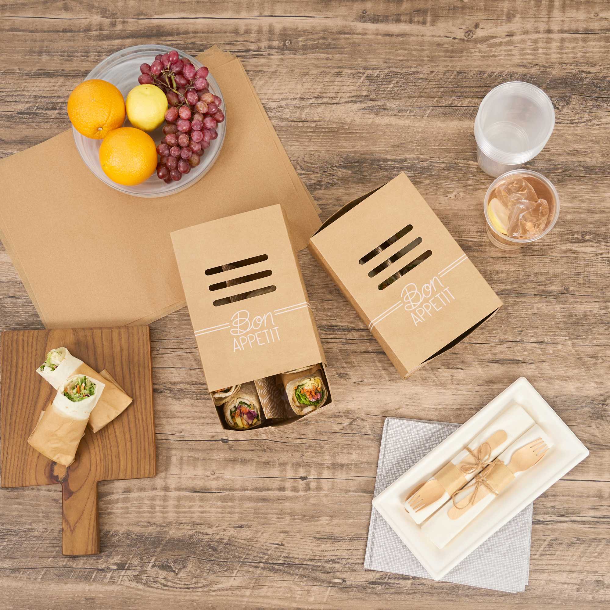 Cater Tek Rectangle Kraft Paper Hot Dog / Sandwich Tray - with Cover and Divider - 8 1/4" x 5 3/4" x 3 3/4" - 100 count box