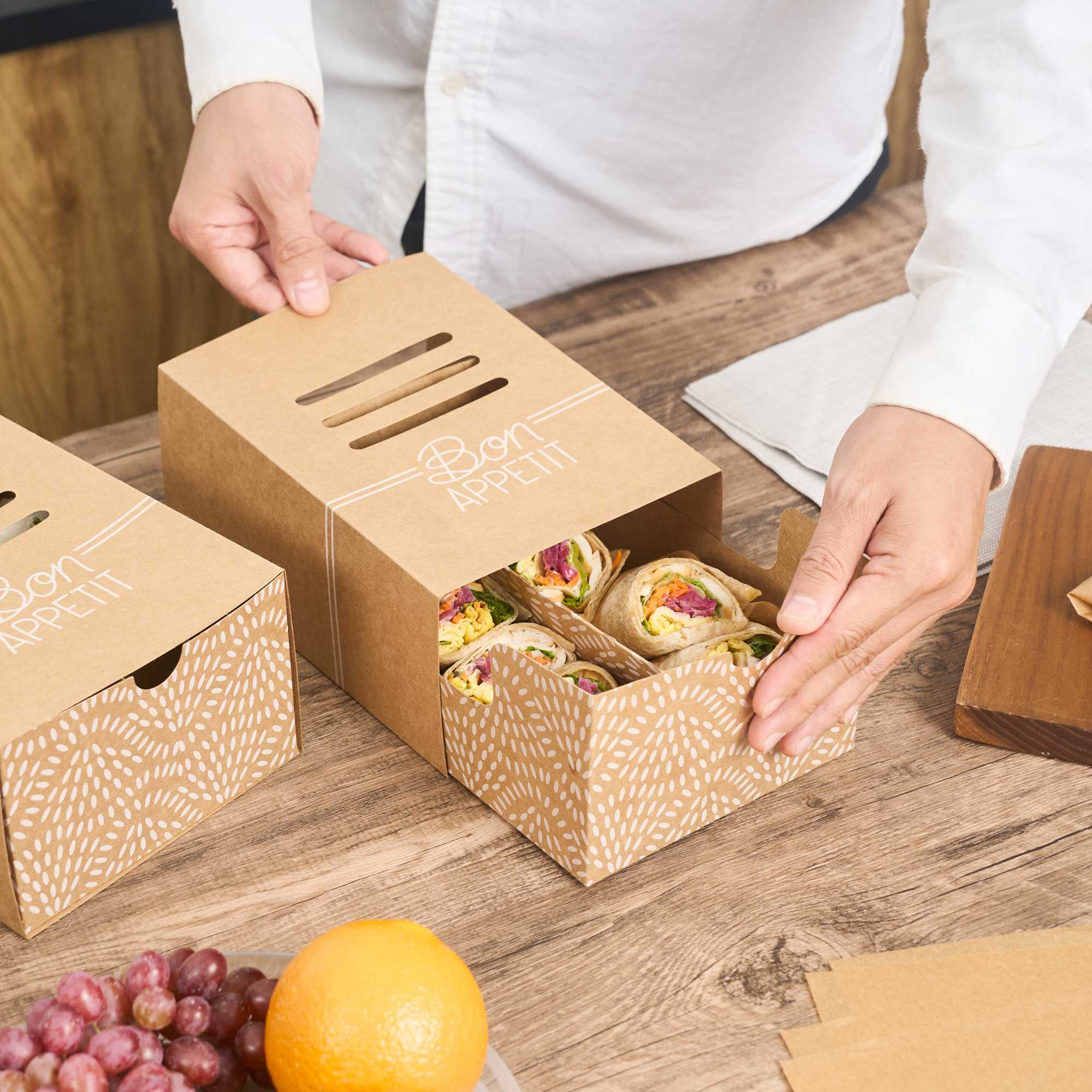 Cater Tek Rectangle Kraft Paper Hot Dog / Sandwich Tray - with Cover and Divider - 8 1/4" x 5 3/4" x 3 3/4" - 100 count box
