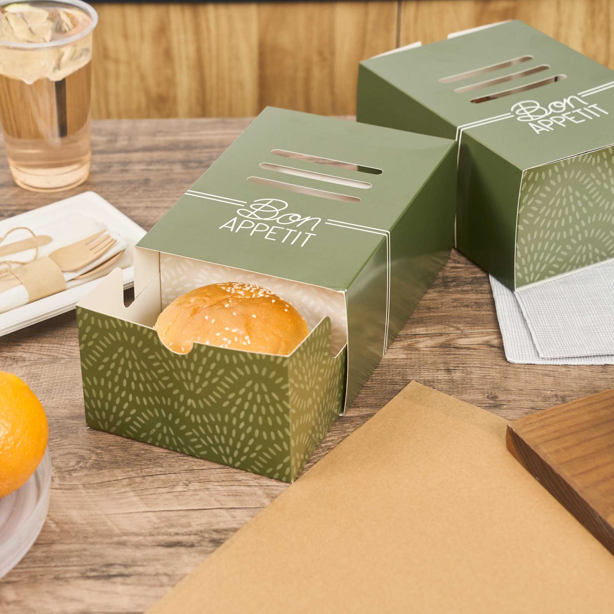 Cater Tek Rectangle Green Paper Burger Tray - with Cover and Divider - 8 1/4" x 5 3/4" x 3 3/4" - 100 count box