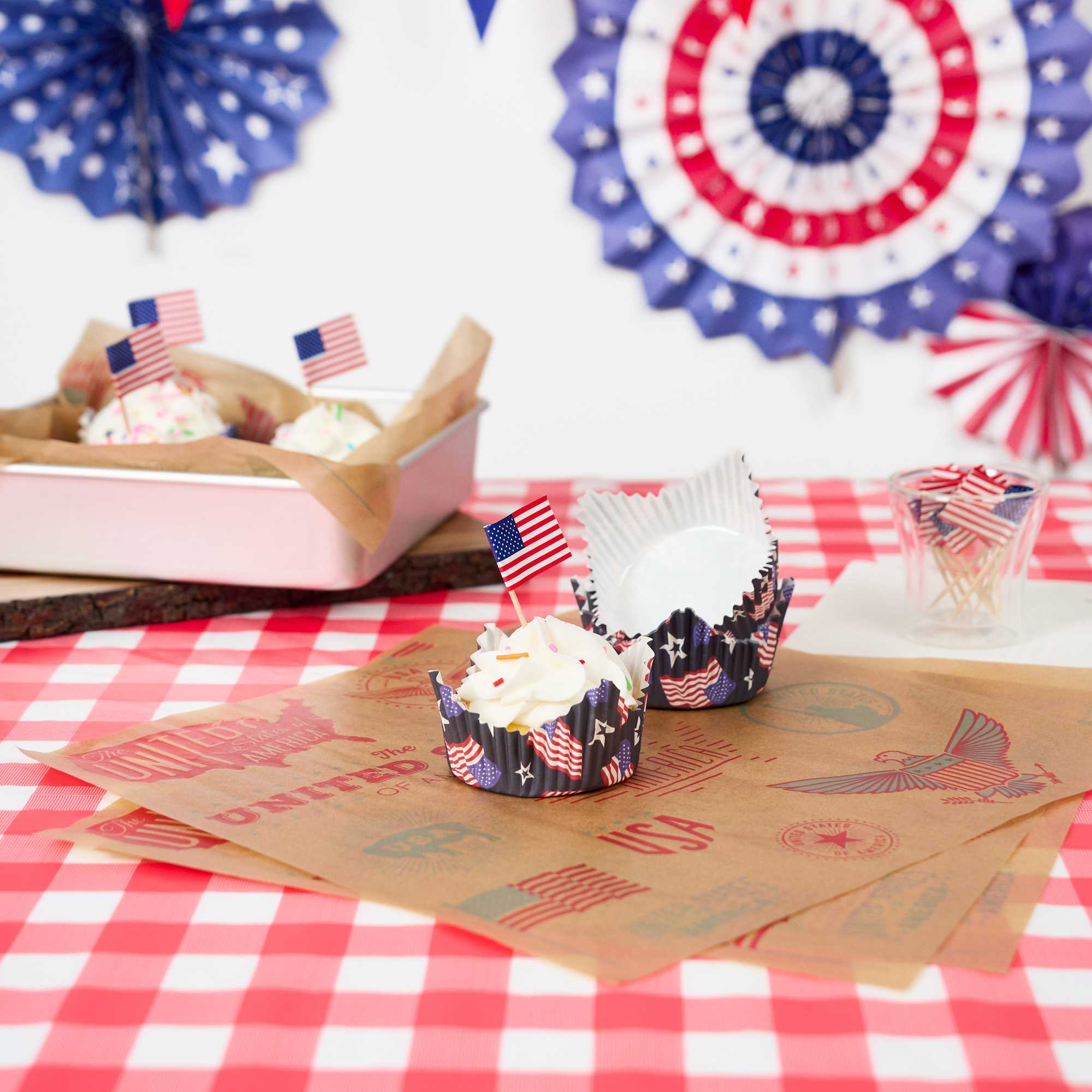 Panificio 4 oz Petal Paper Baking Cup - American Flag, Ridged, Greaseproof - 2 1/4" x 2 1/4" x 1 1/2" - 4000 count box