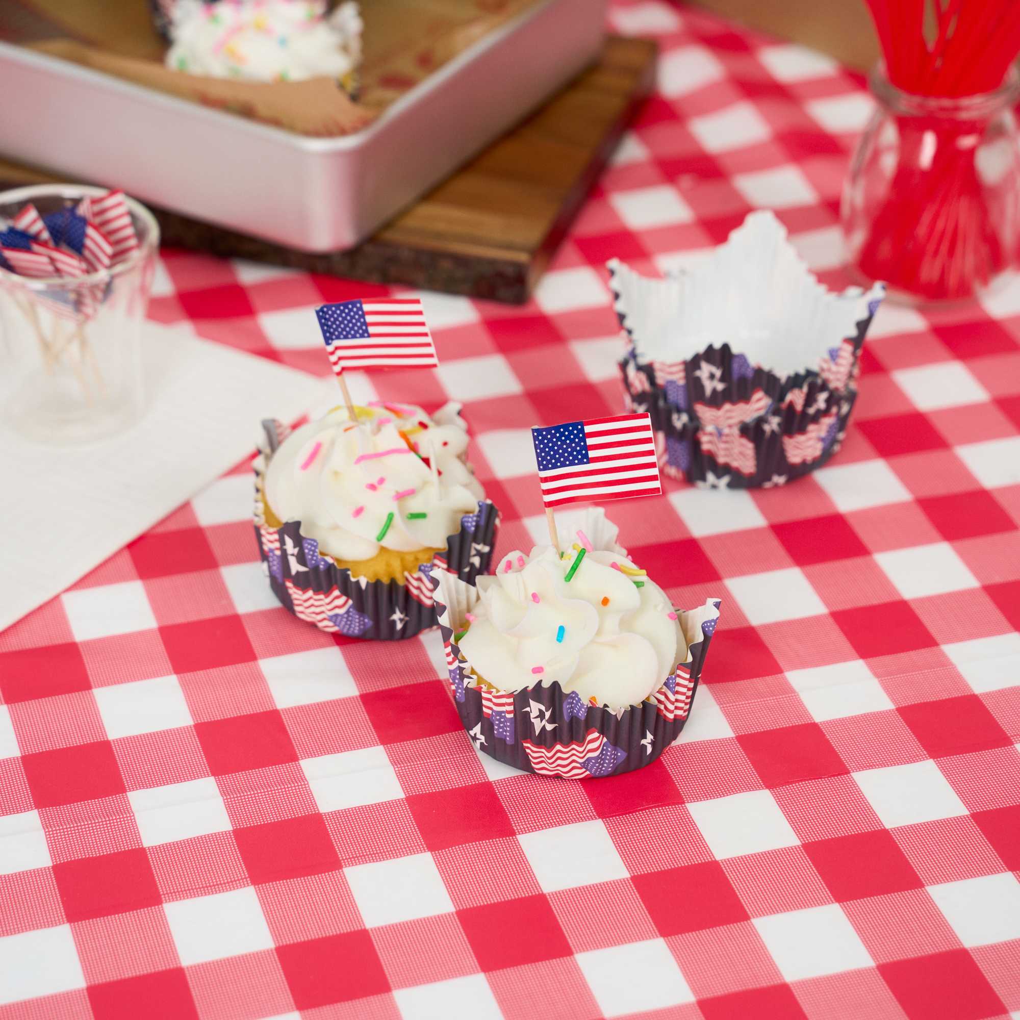 Panificio 4 oz Petal Paper Baking Cup - American Flag, Ridged, Greaseproof - 2 1/4" x 2 1/4" x 1 1/2" - 4000 count box