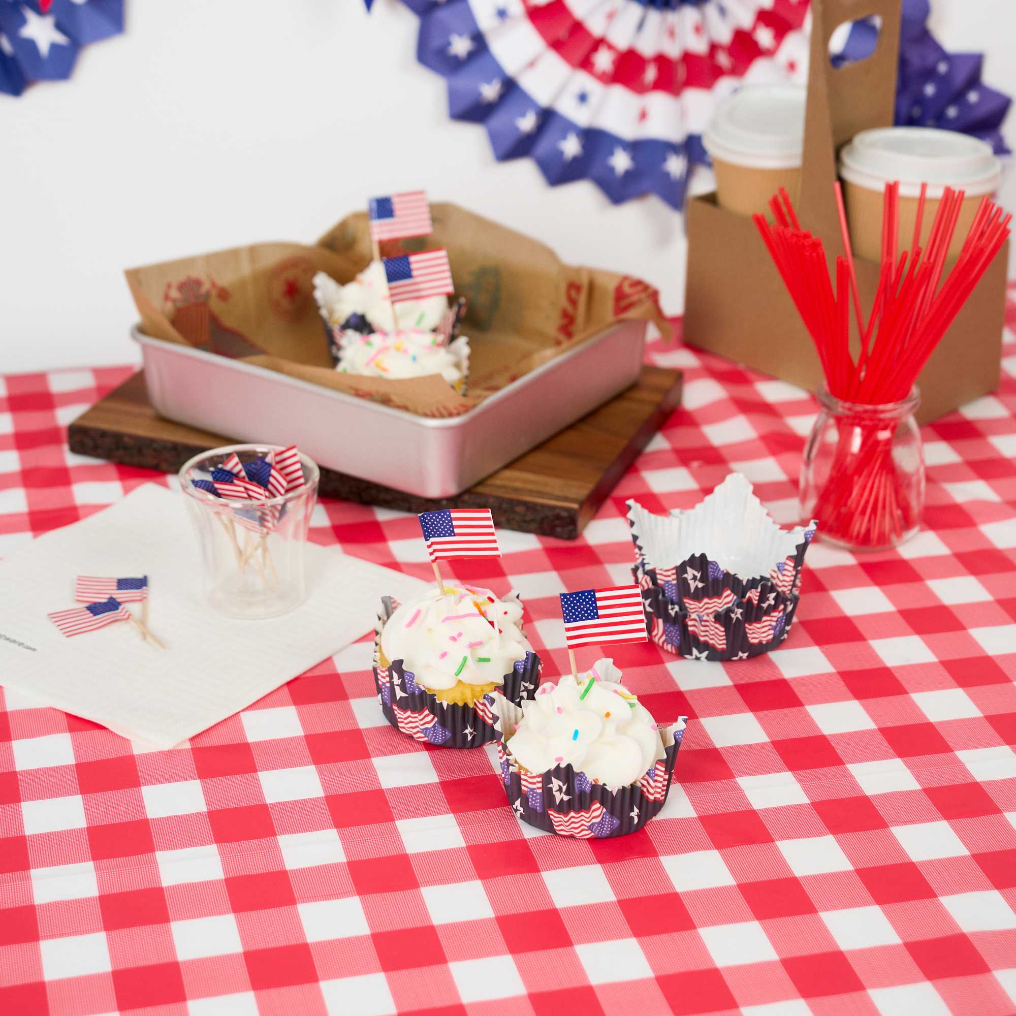 Panificio 4 oz Petal Paper Baking Cup - American Flag, Ridged, Greaseproof - 2 1/4" x 2 1/4" x 1 1/2" - 4000 count box
