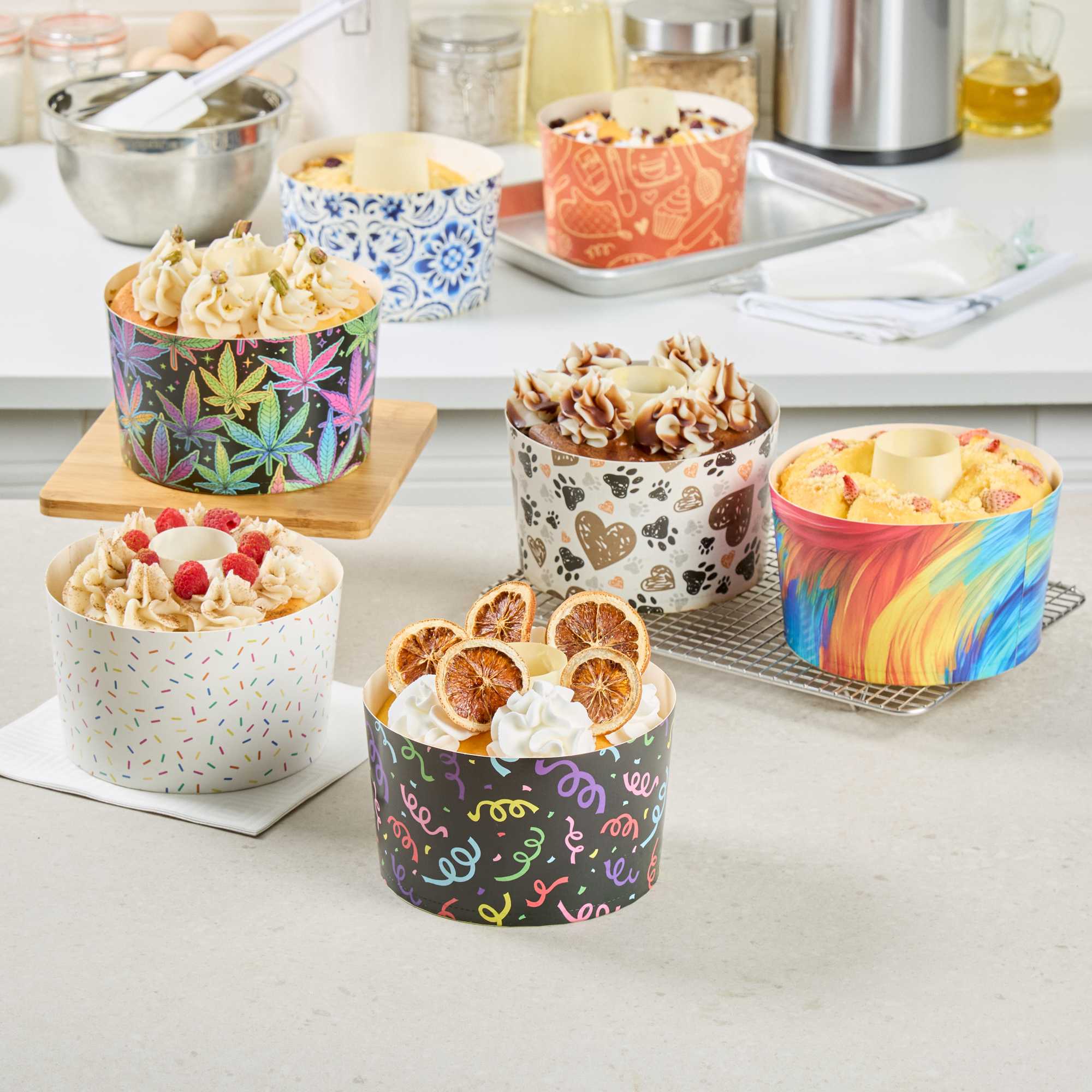 Panificio 53 oz Paper Angel Food Tube Pan - Trippy Leaf Print, Greaseproof - 5 3/4" x 5 3/4" x 3 3/4" - 100 count box