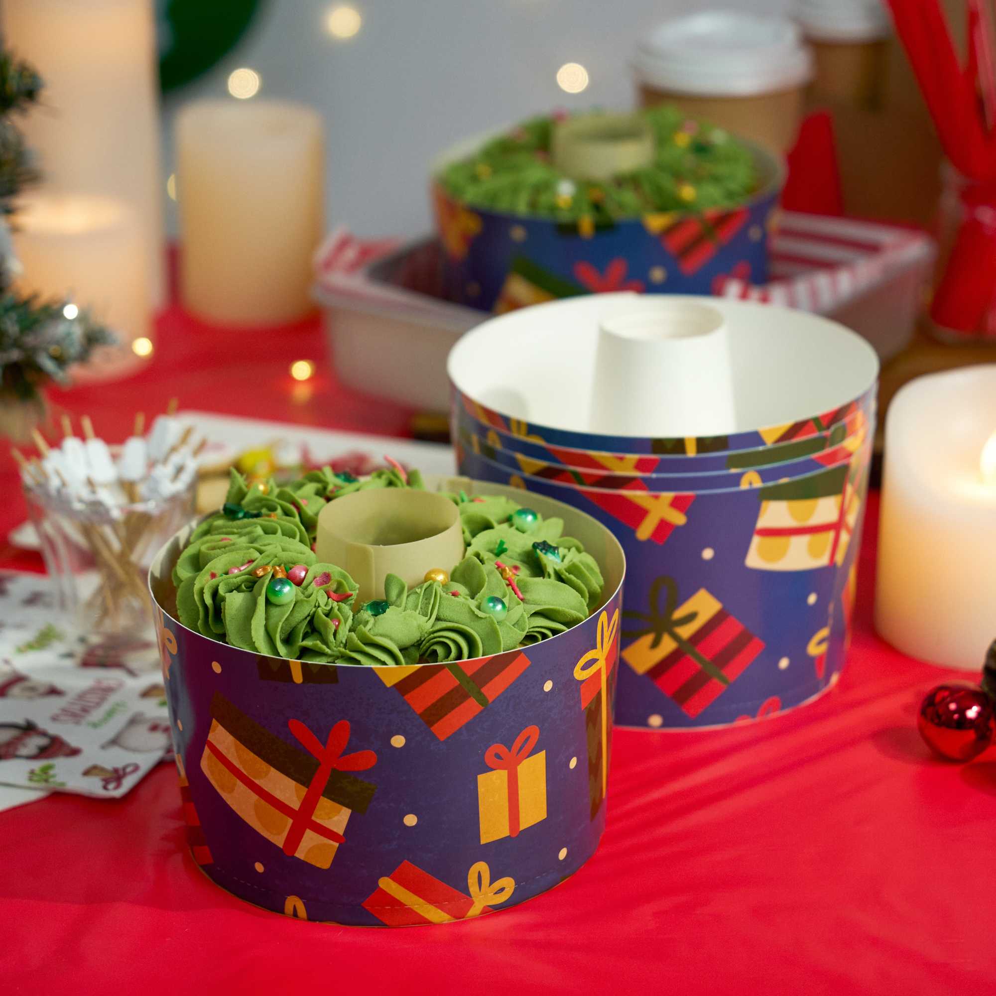 Panificio 53 oz Paper Angel Food Tube Pan - Christmas, Greaseproof - 5 3/4" x 5 3/4" x 3 3/4" - 400 count box