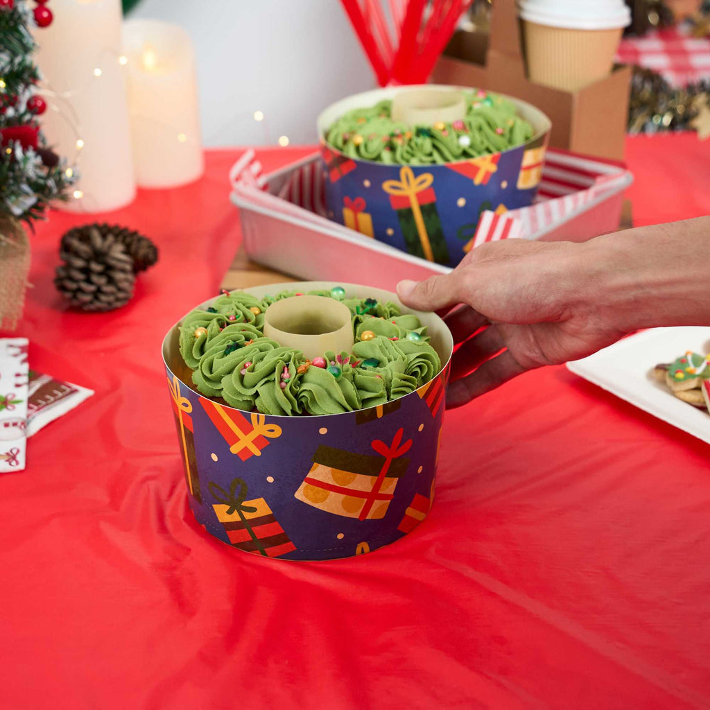 Panificio 53 oz Paper Angel Food Tube Pan - Christmas, Greaseproof - 5 3/4" x 5 3/4" x 3 3/4" - 400 count box