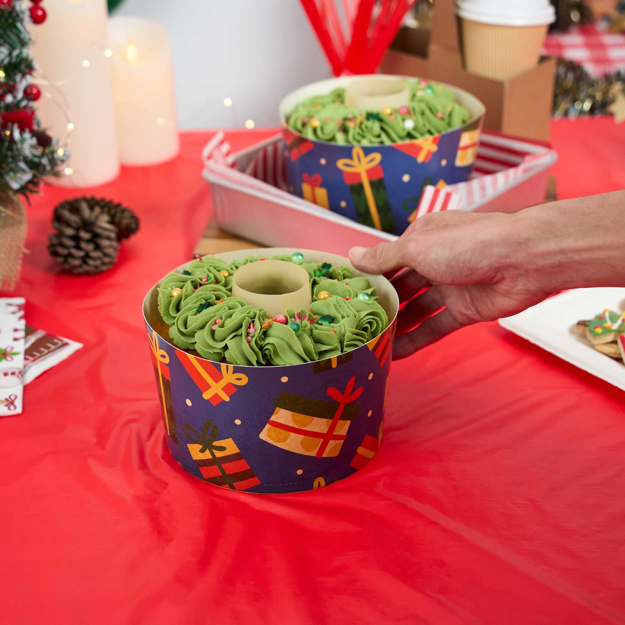 Panificio 53 oz Paper Angel Food Tube Pan - Christmas, Greaseproof - 5 3/4" x 5 3/4" x 3 3/4" - 400 count box