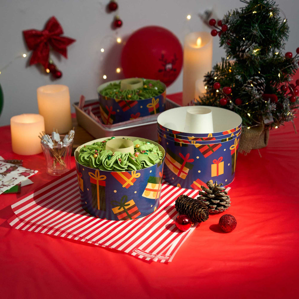 Panificio 53 oz Paper Angel Food Tube Pan - Christmas, Greaseproof - 5 3/4" x 5 3/4" x 3 3/4" - 400 count box