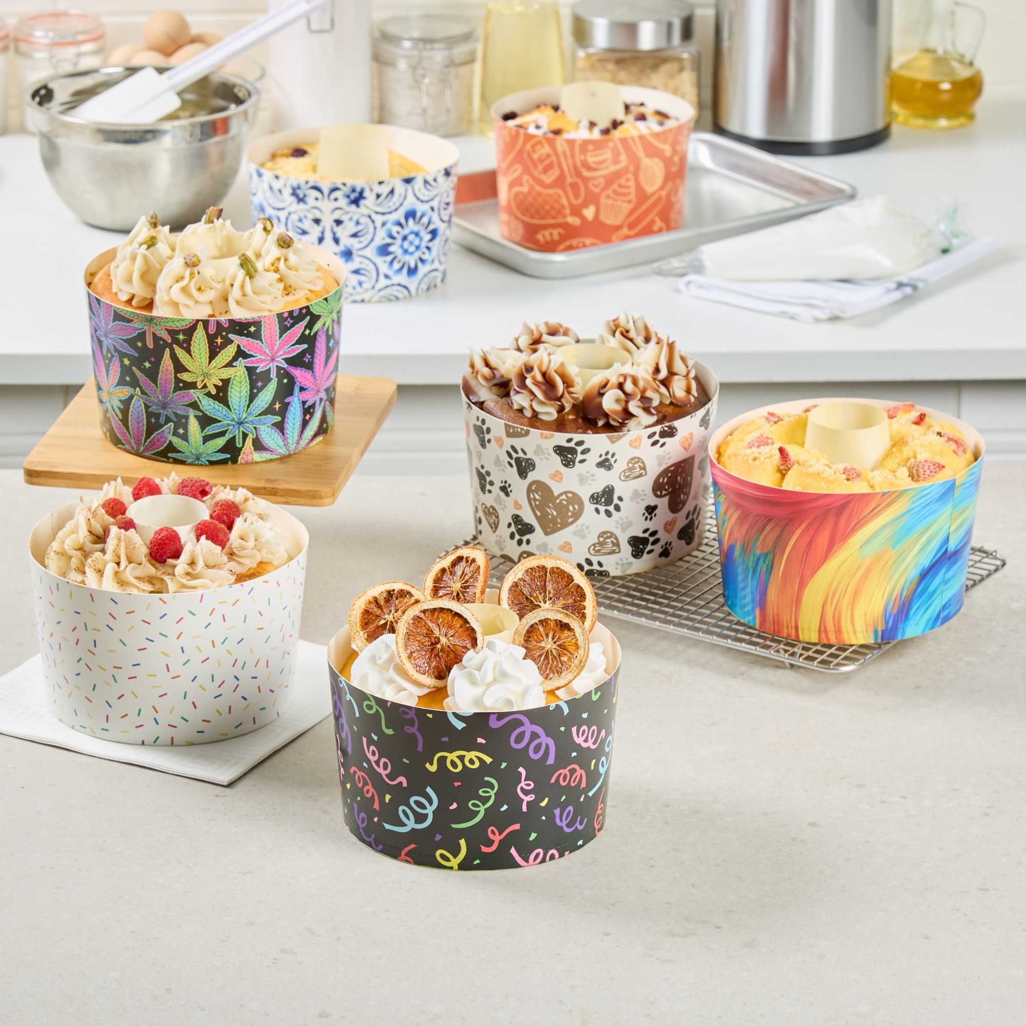 Panificio 53 oz Paper Angel Food Tube Pan - Colorful Confetti, Greaseproof - 5 3/4" x 5 3/4" x 3 3/4" - 400 count box