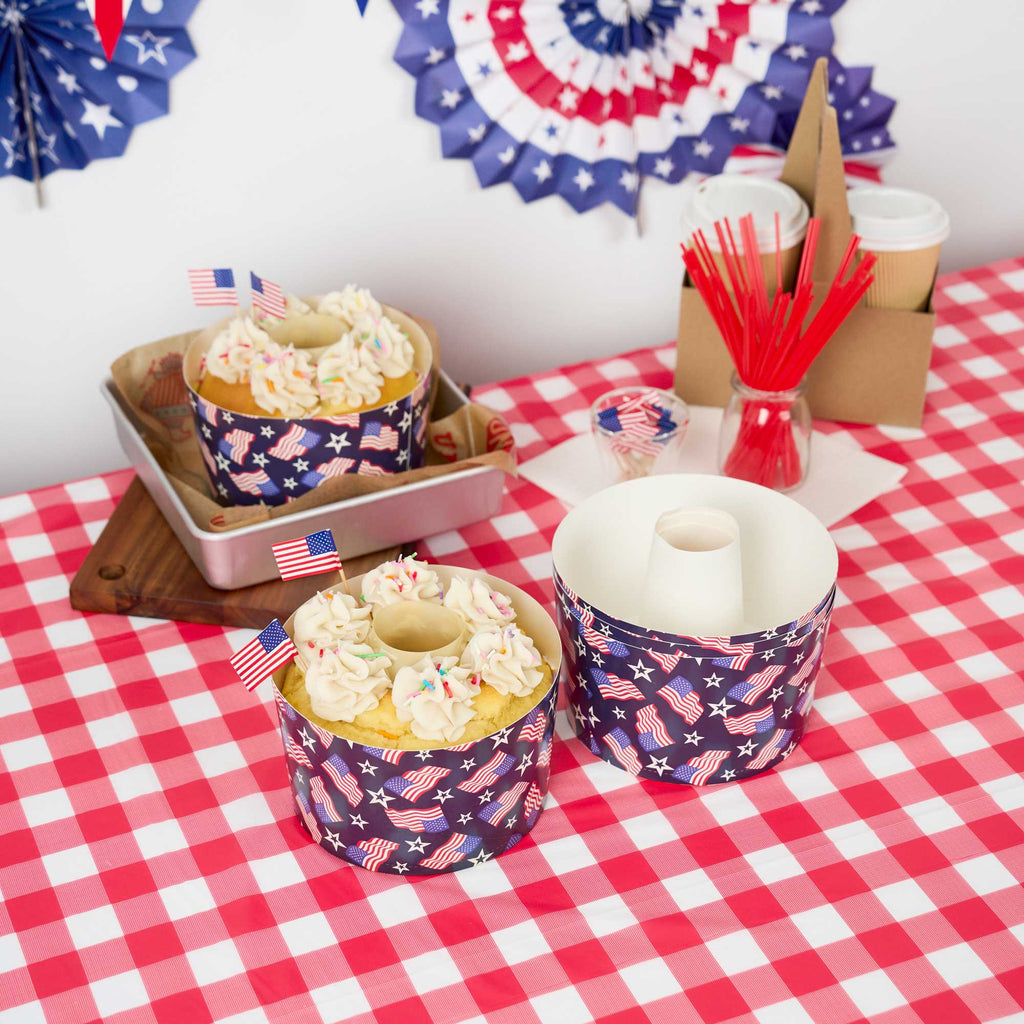 Panificio 53 oz Paper Angel Food Tube Pan - American Flag, Greaseproof - 5 3/4" x 5 3/4" x 3 3/4" - 400 count box