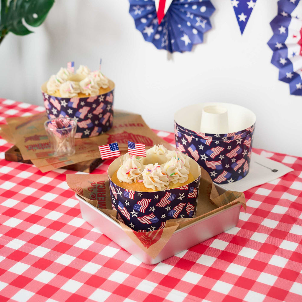 Panificio 53 oz Paper Angel Food Tube Pan - American Flag, Greaseproof - 5 3/4" x 5 3/4" x 3 3/4" - 400 count box
