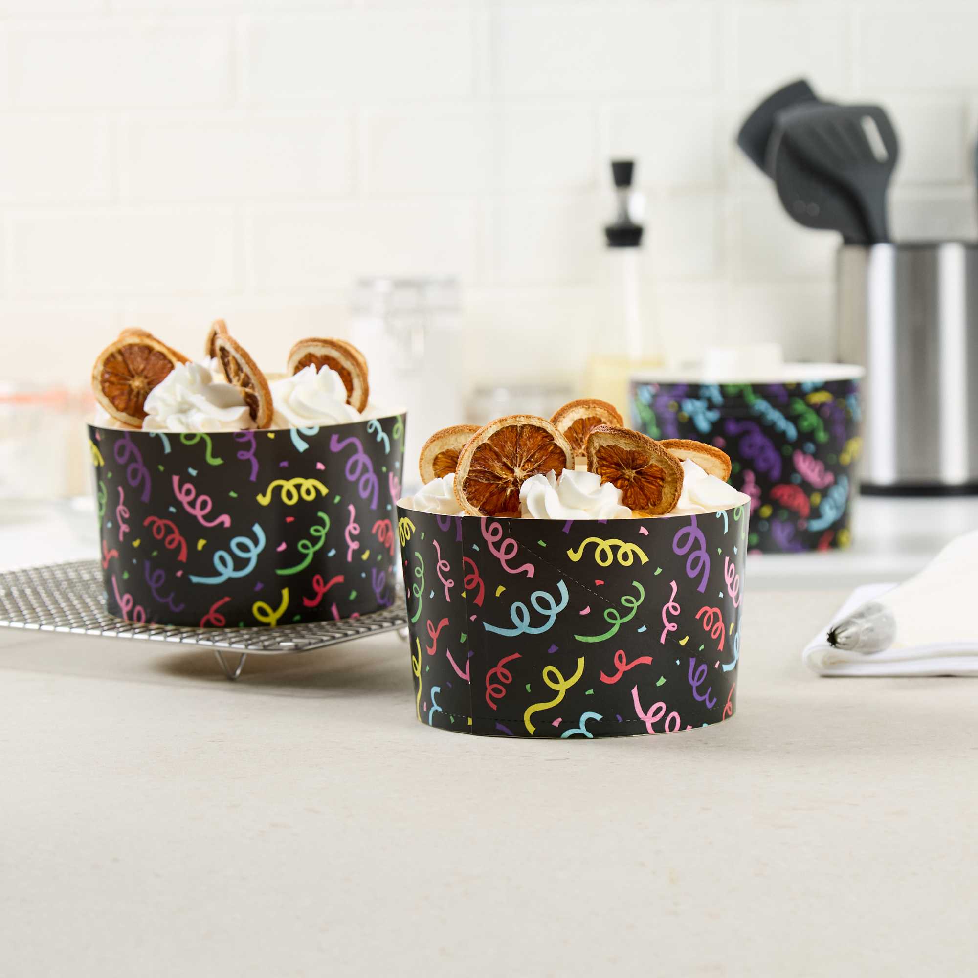 Panificio 53 oz Paper Angel Food Tube Pan - Colorful Streamers, Greaseproof - 5 3/4" x 5 3/4" x 3 3/4" - 100 count box