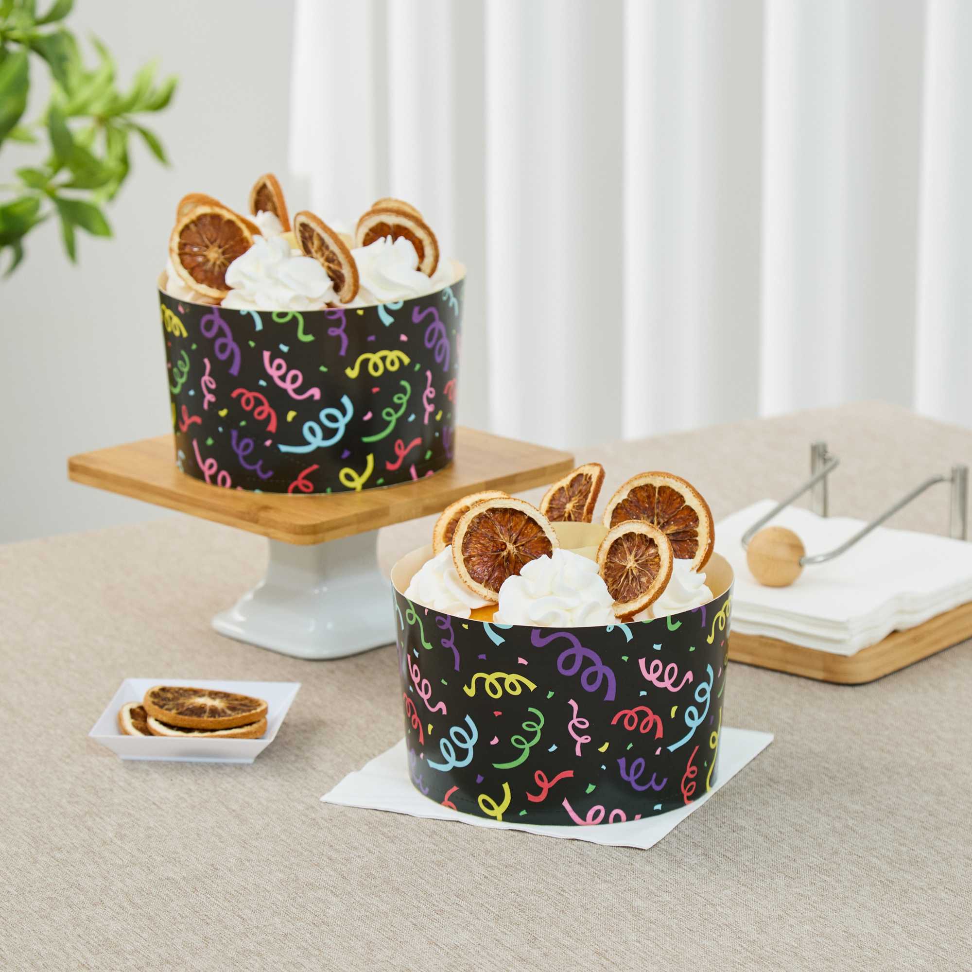Panificio 53 oz Paper Angel Food Tube Pan - Colorful Streamers, Greaseproof - 5 3/4" x 5 3/4" x 3 3/4" - 400 count box