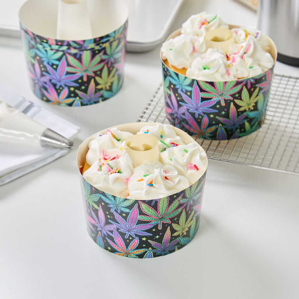 Panificio 38 oz Paper Angel Food Tube Pan - Trippy Leaf Print, Greaseproof - 5" x 5" x 3 3/4" - 600 count box