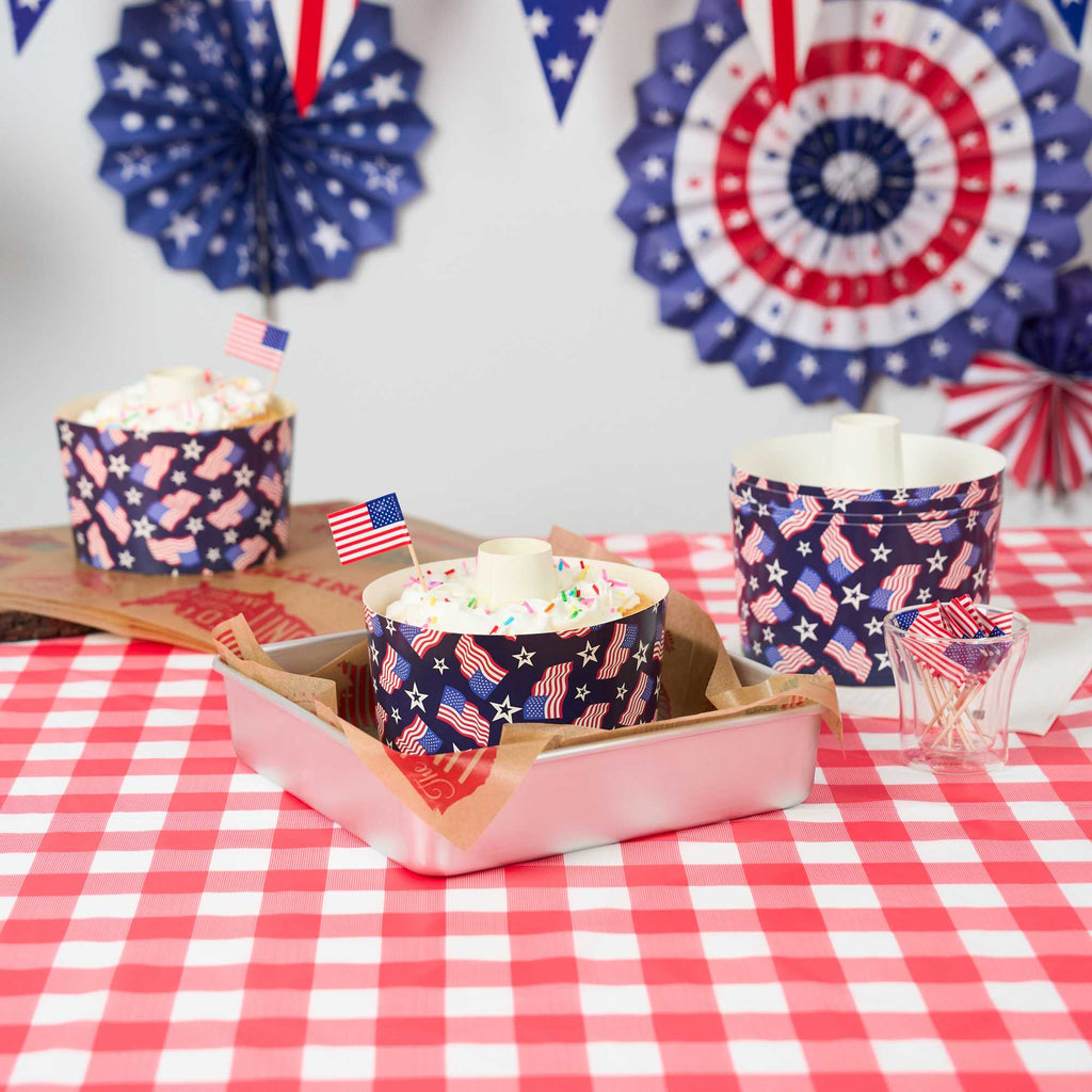 Panificio 38 oz Paper Angel Food Tube Pan - American Flag, Greaseproof - 5" x 5" x 3 3/4" - 100 count box