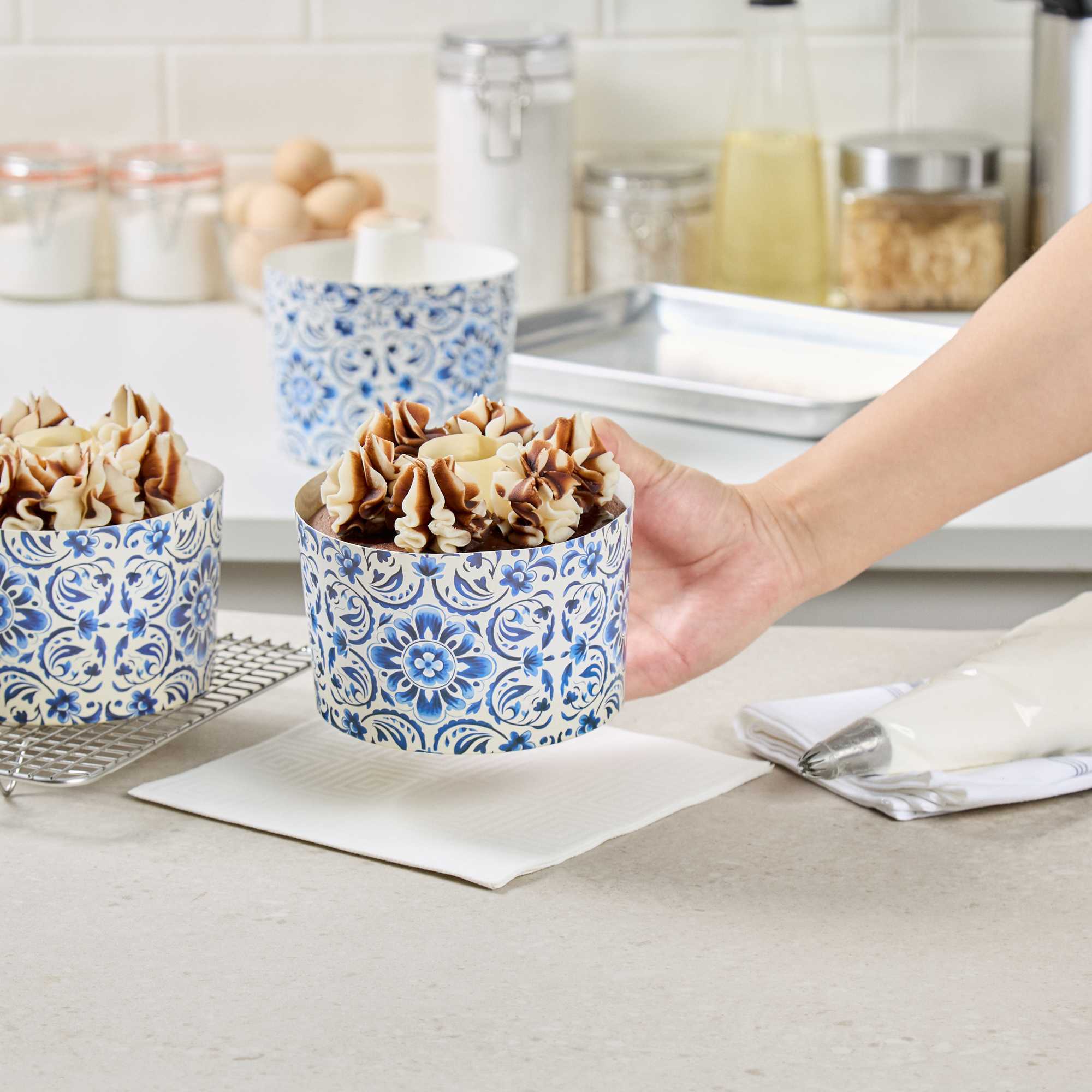 Panificio 38 oz Paper Angel Food Tube Pan - Floral, Greaseproof - 5" x 5" x 3 3/4" - 600 count box