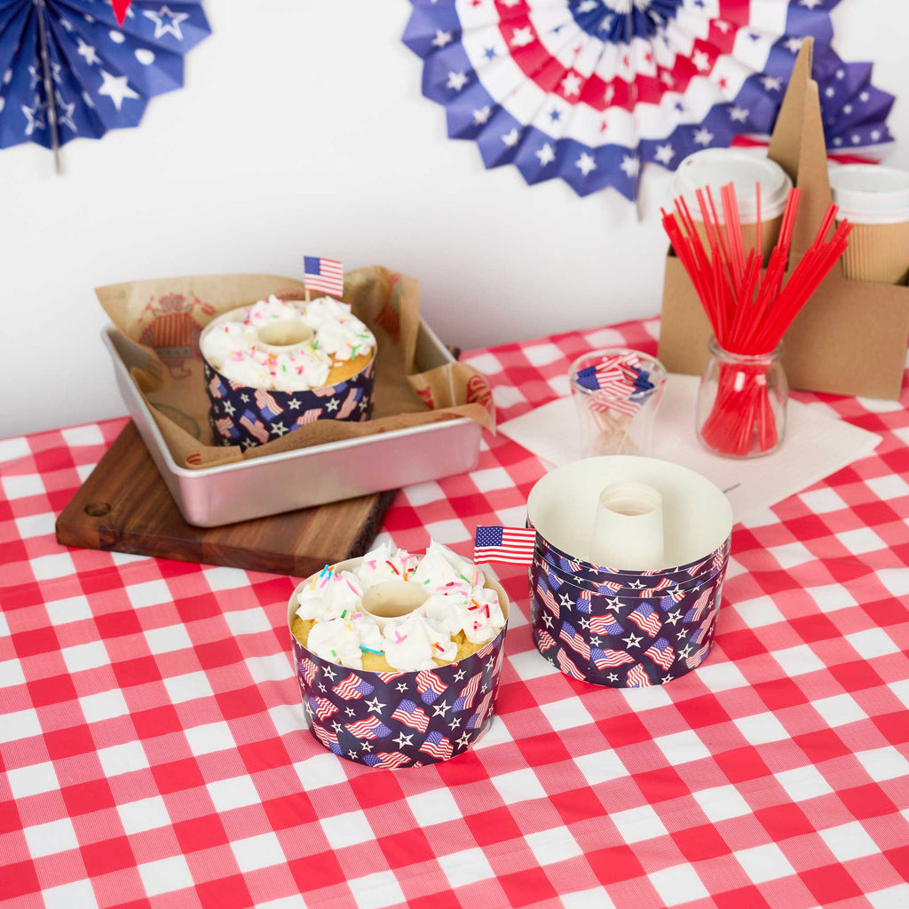 Panificio 22 oz Paper Angel Food Tube Pan - American Flag, Greaseproof - 4 1/2" x 4 1/2" x 2 3/4" - 100 count box
