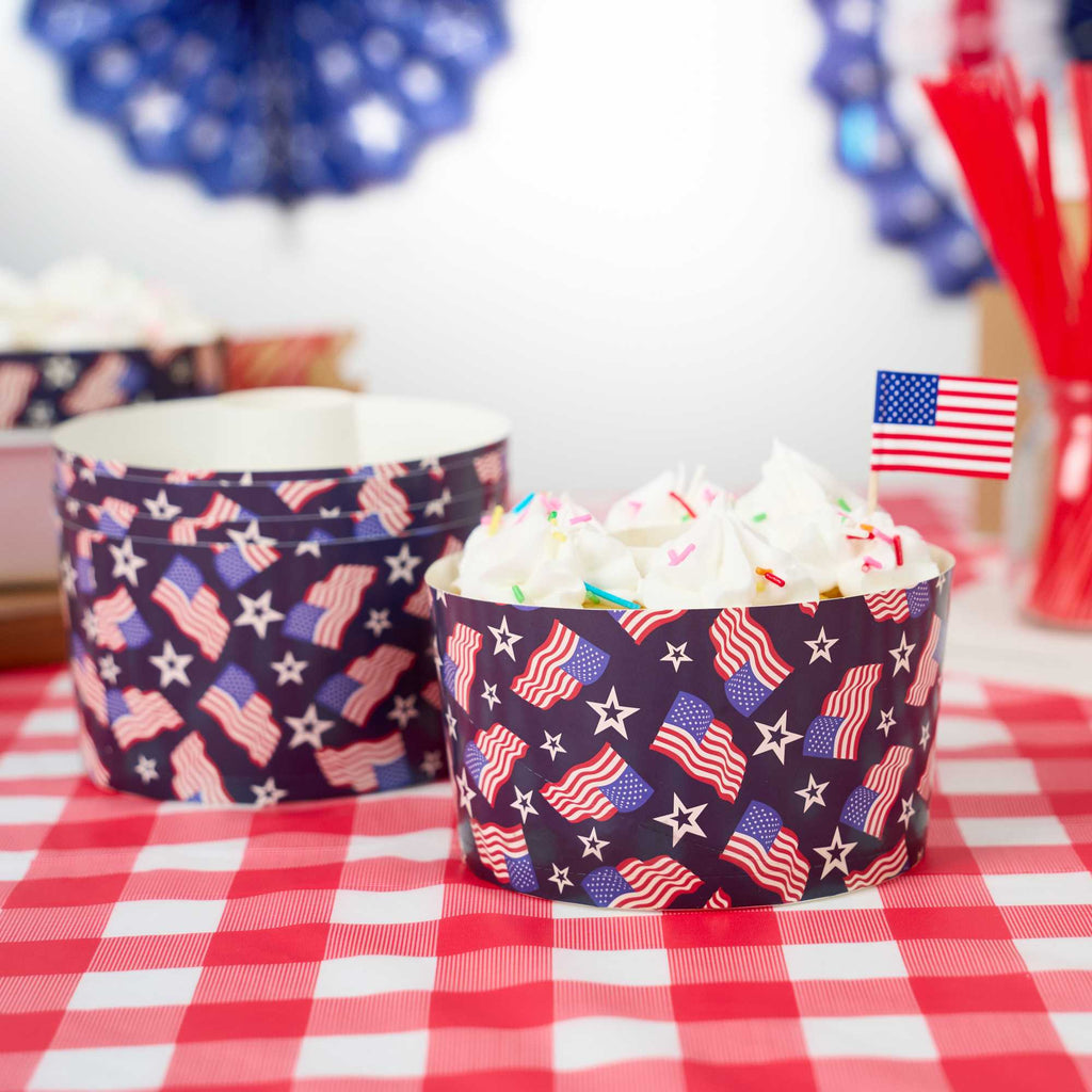 Panificio 22 oz Paper Angel Food Tube Pan - American Flag, Greaseproof - 4 1/2" x 4 1/2" x 2 3/4" - 900 count box