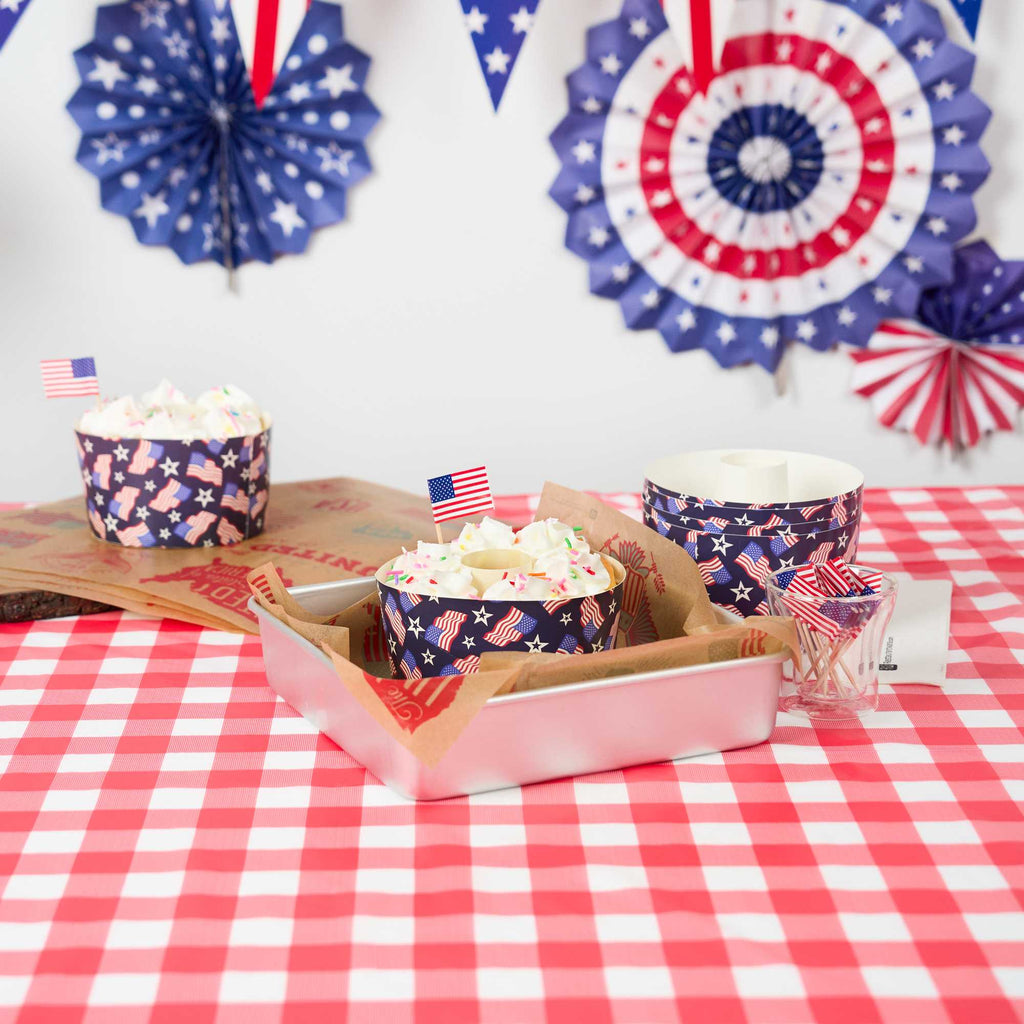 Panificio 22 oz Paper Angel Food Tube Pan - American Flag, Greaseproof - 4 1/2" x 4 1/2" x 2 3/4" - 900 count box