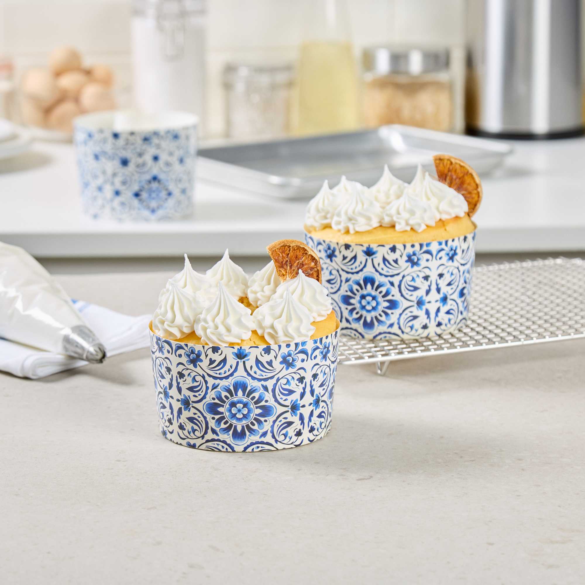 Panificio 22 oz Paper Angel Food Tube Pan - Floral, Greaseproof - 4 1/2" x 4 1/2" x 2 3/4" - 900 count box