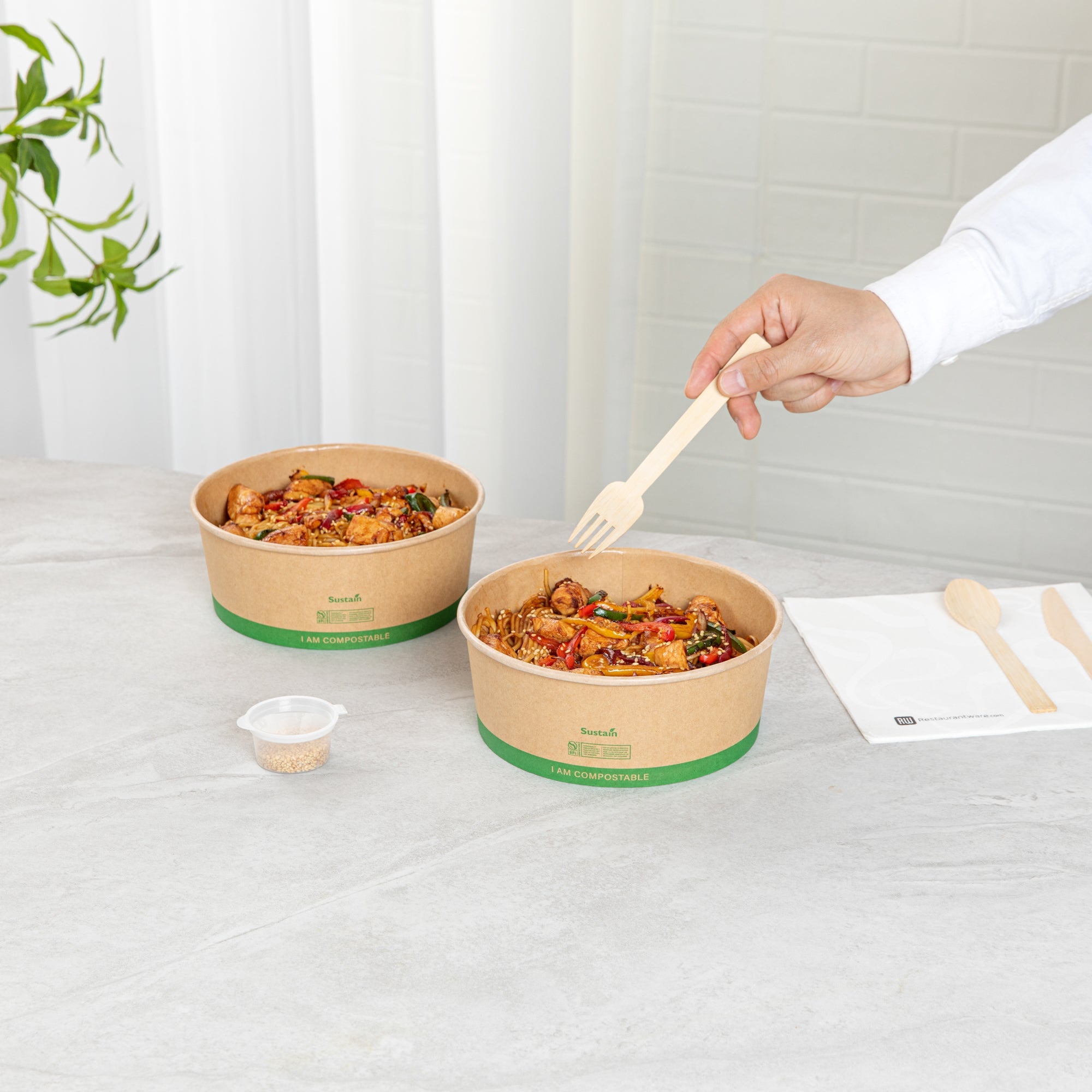 Sustain 50 oz Round Kraft Paper Take Out Container - Compostable - 7 1/4" x 7 1/4" x 2 3/4" - 200 count box