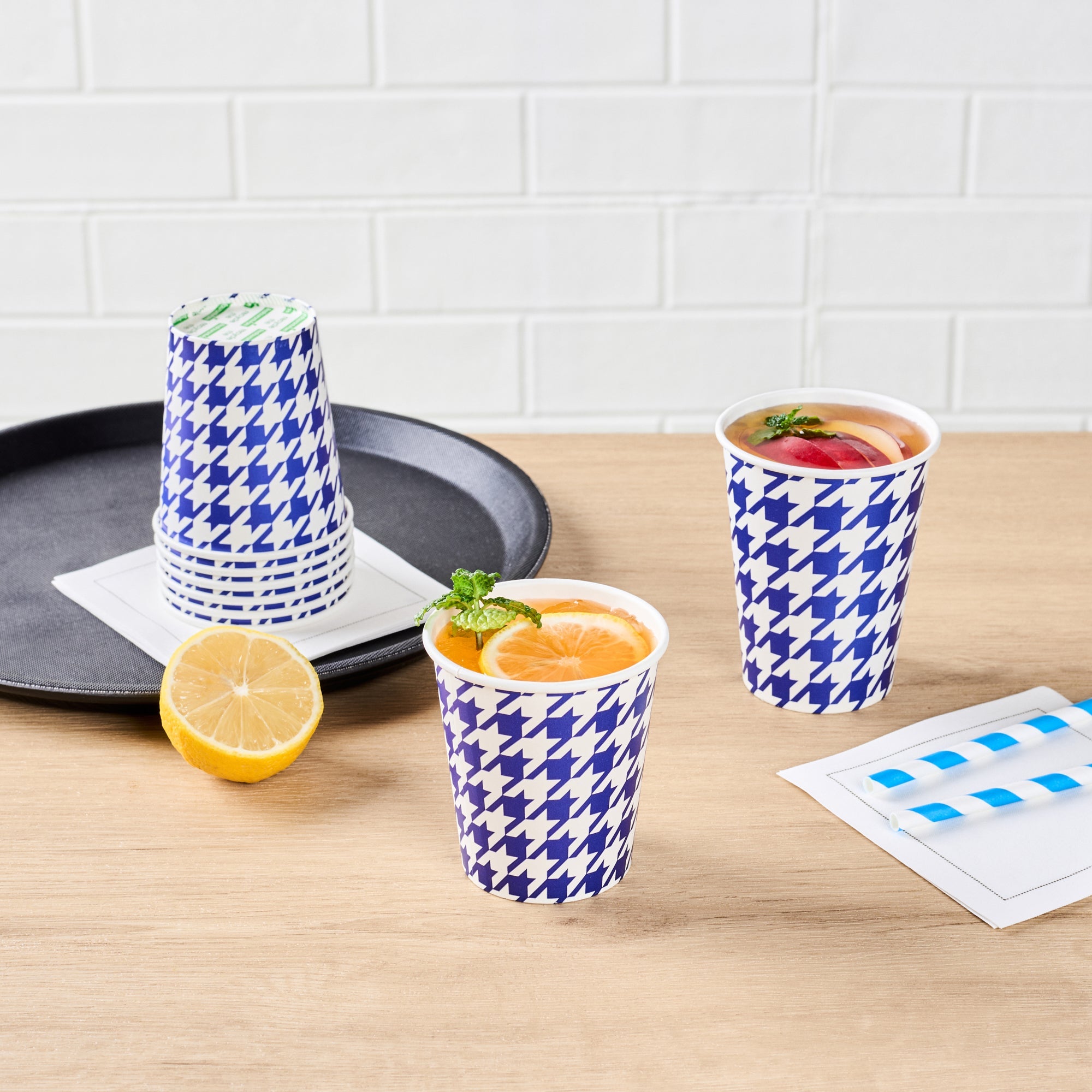 Chef 101 7 oz Round Blue Houndstooth Paper Cold Cup - 2 3/4" x 2 3/4" x 3" - 500 count box